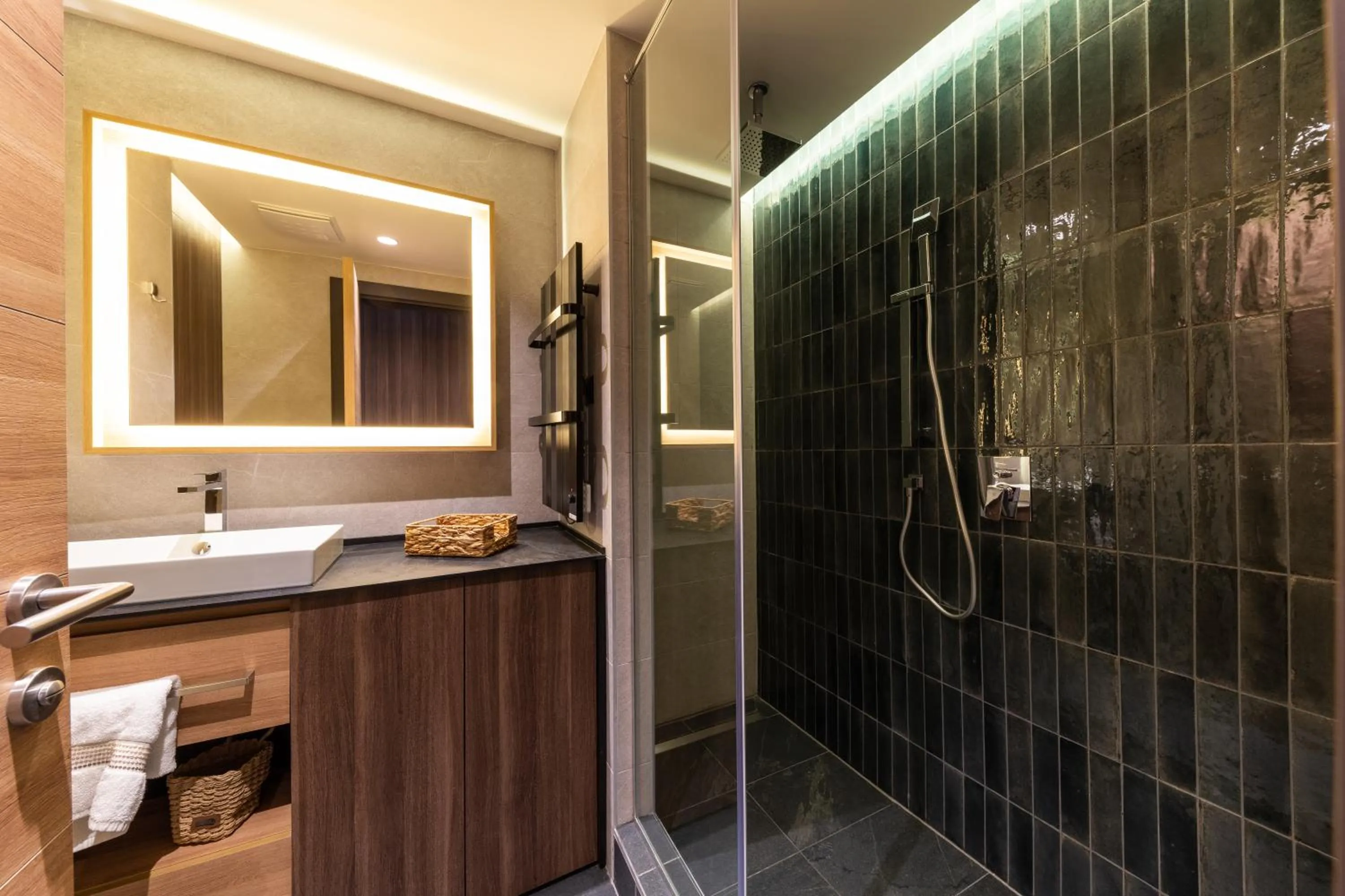 Bathroom in Aparthotel Woodside by Anaya