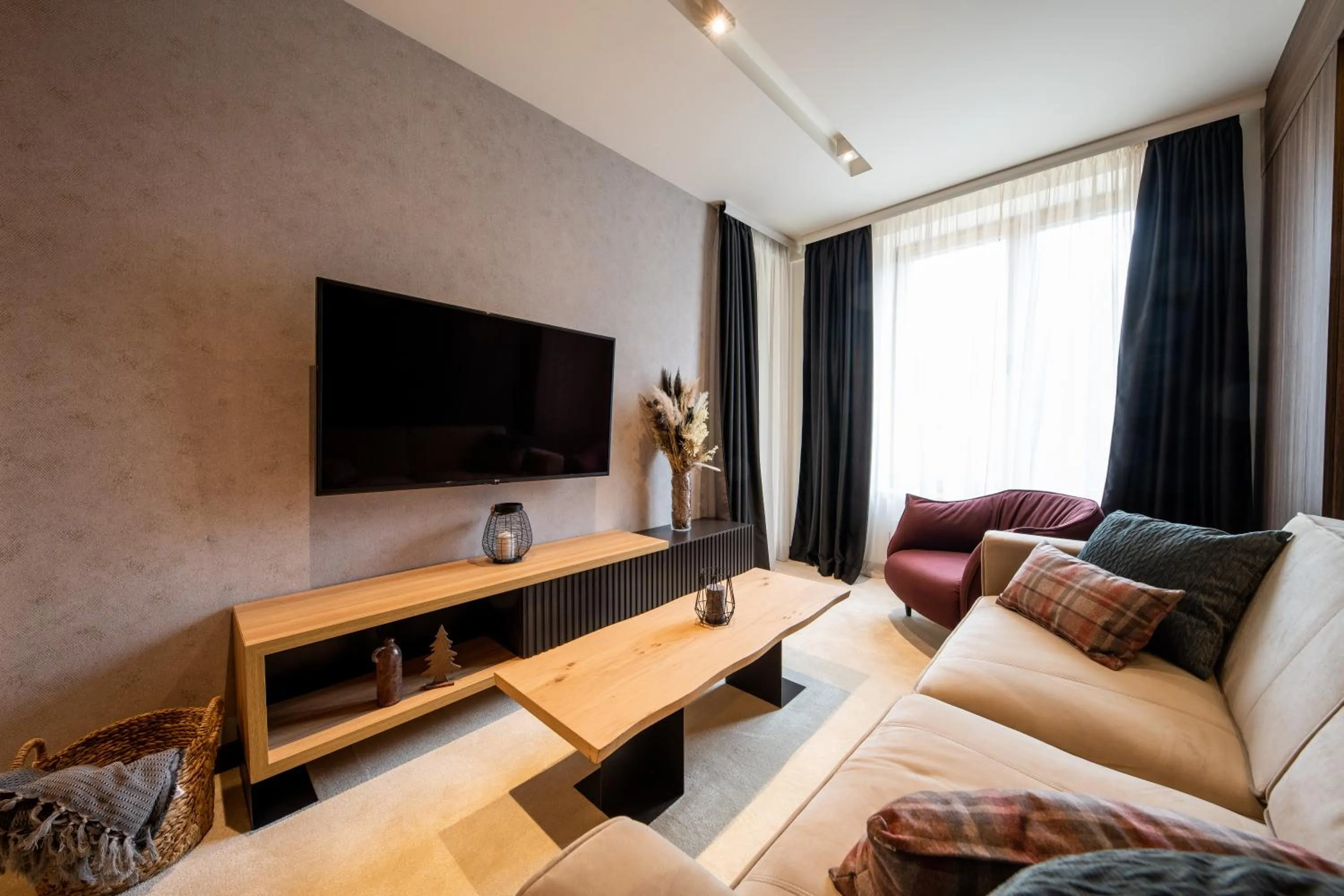 Living room in Aparthotel Woodside by Anaya