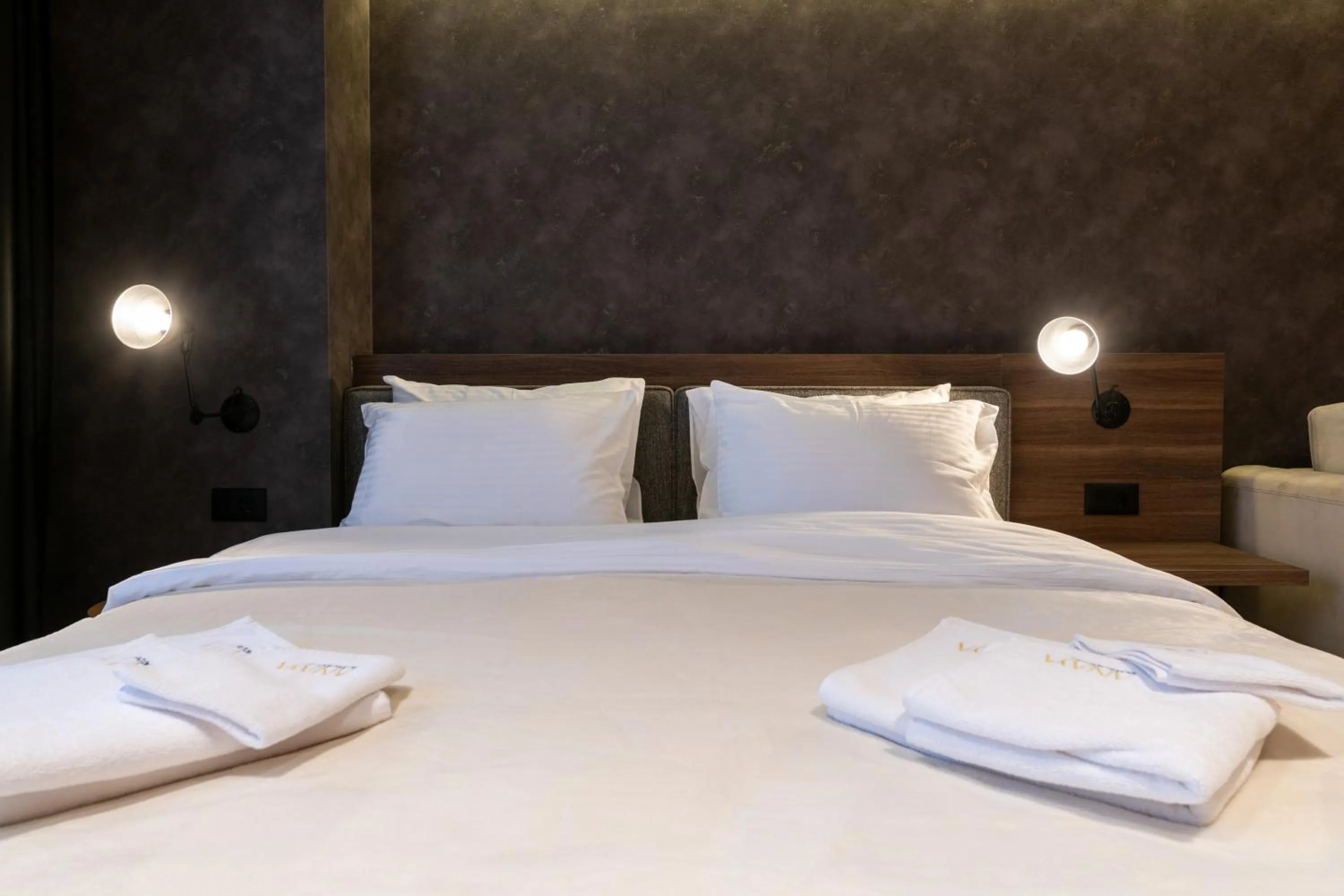 Bed in Aparthotel Woodside by Anaya