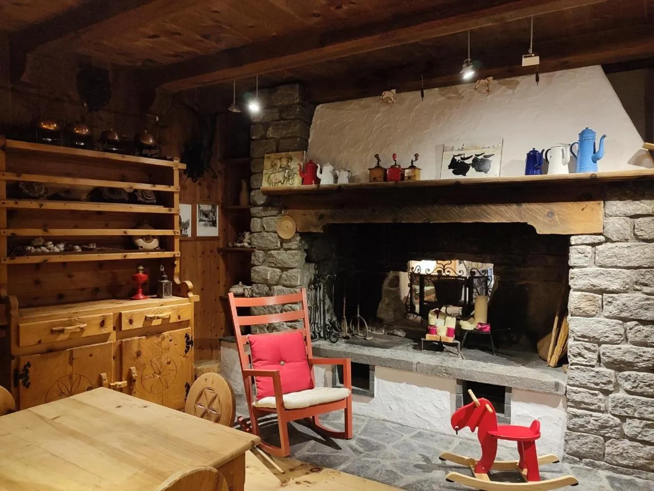 fireplace in Hotel Alla Posta