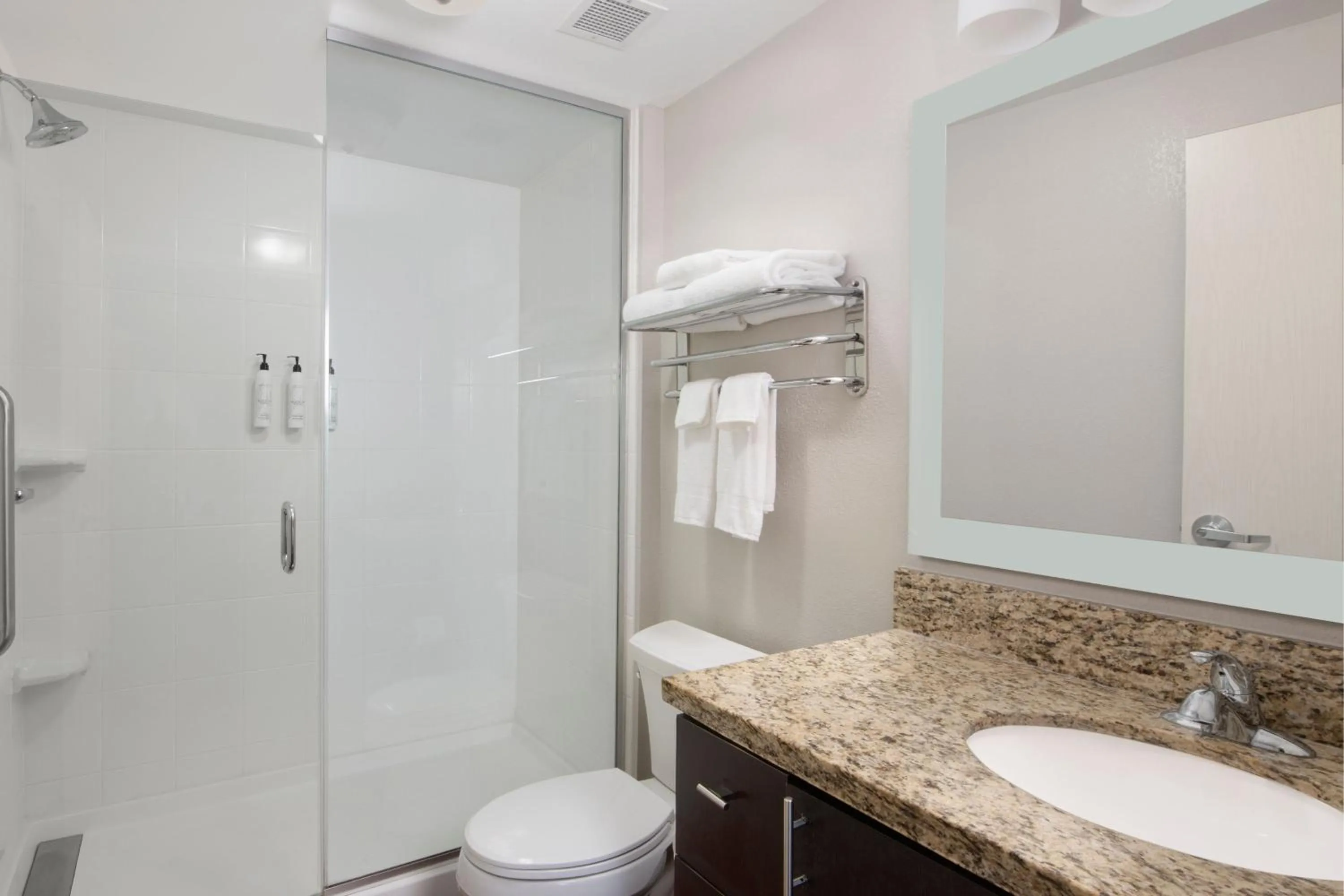 Bathroom in TownePlace Suites Oklahoma City Airport