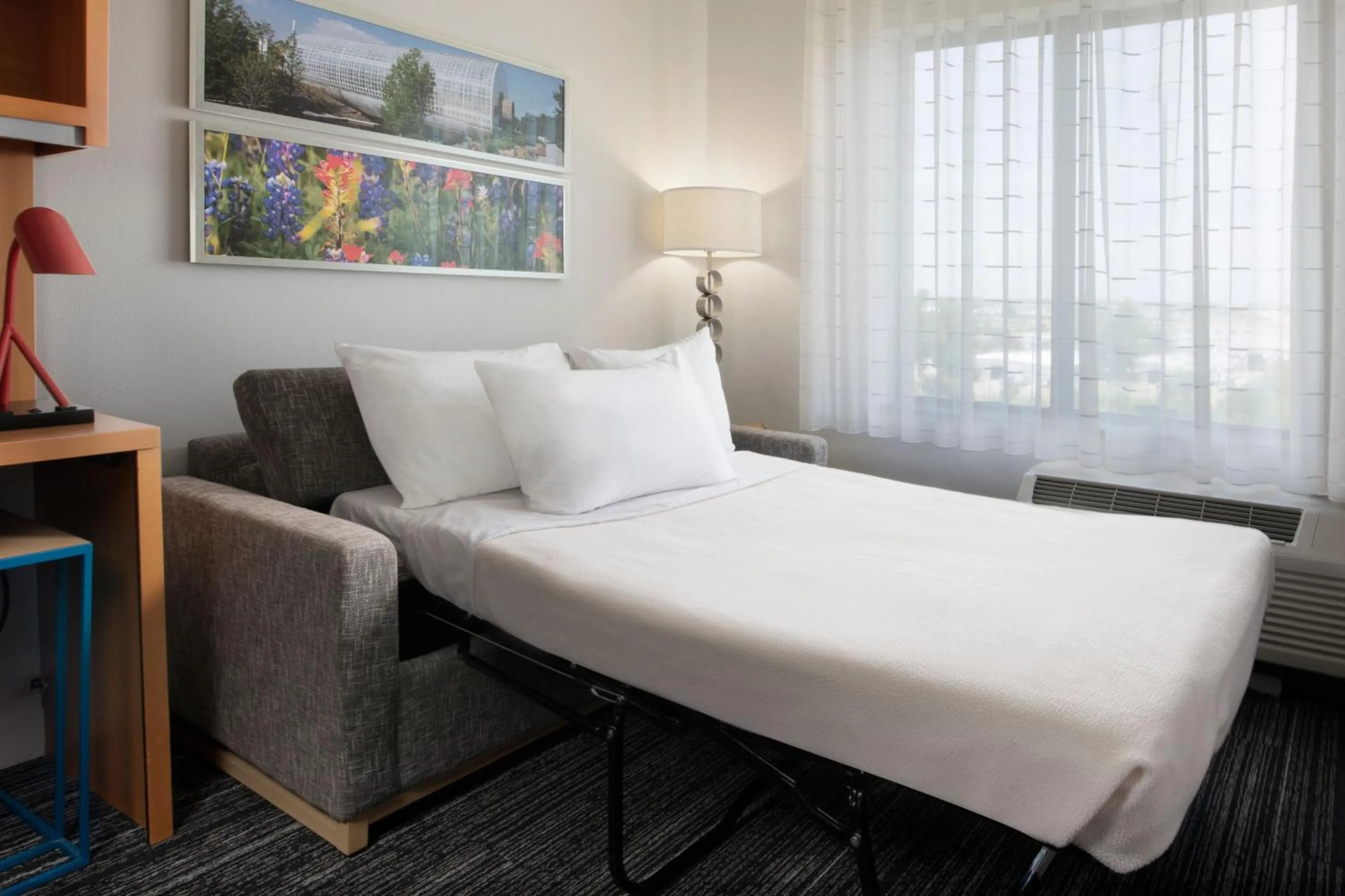 Bedroom, Bed in TownePlace Suites Oklahoma City Airport