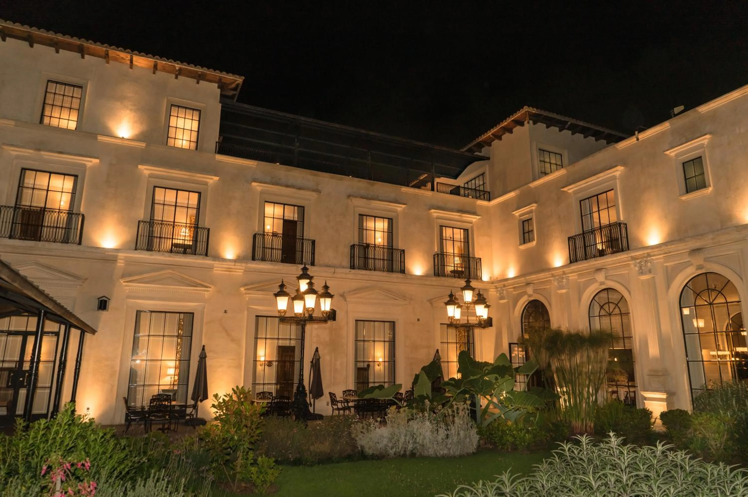 Property building in Hotel Plaza 79