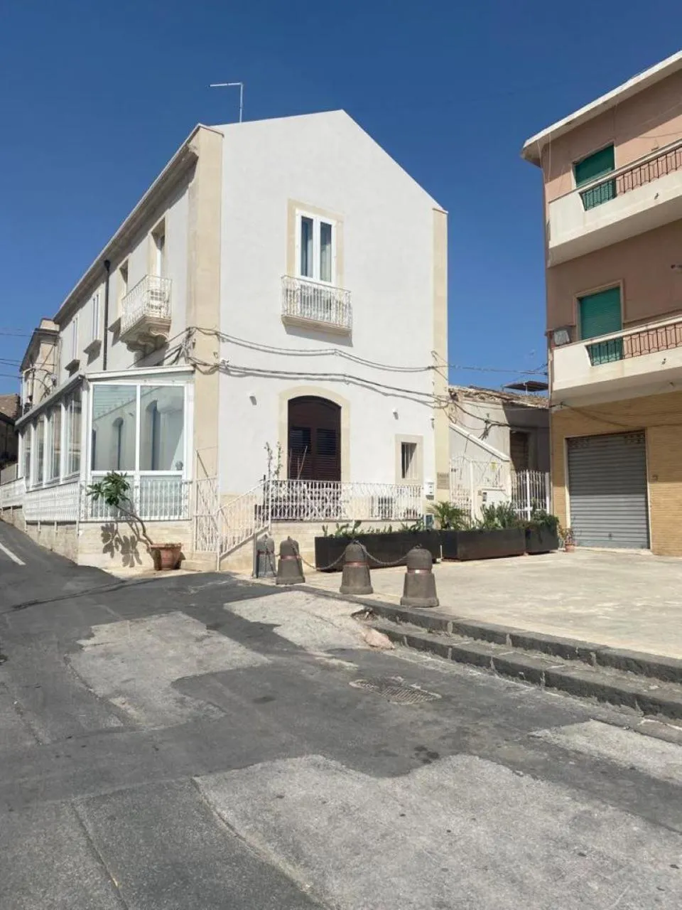 Property building in Lakkios charming suites and rooms