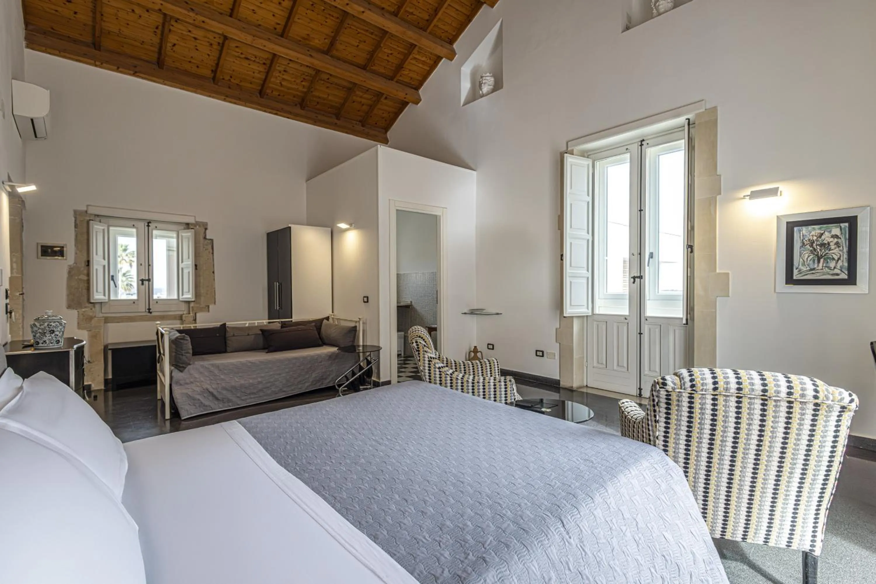 Photo of the whole room, Bed in Lakkios charming suites and rooms