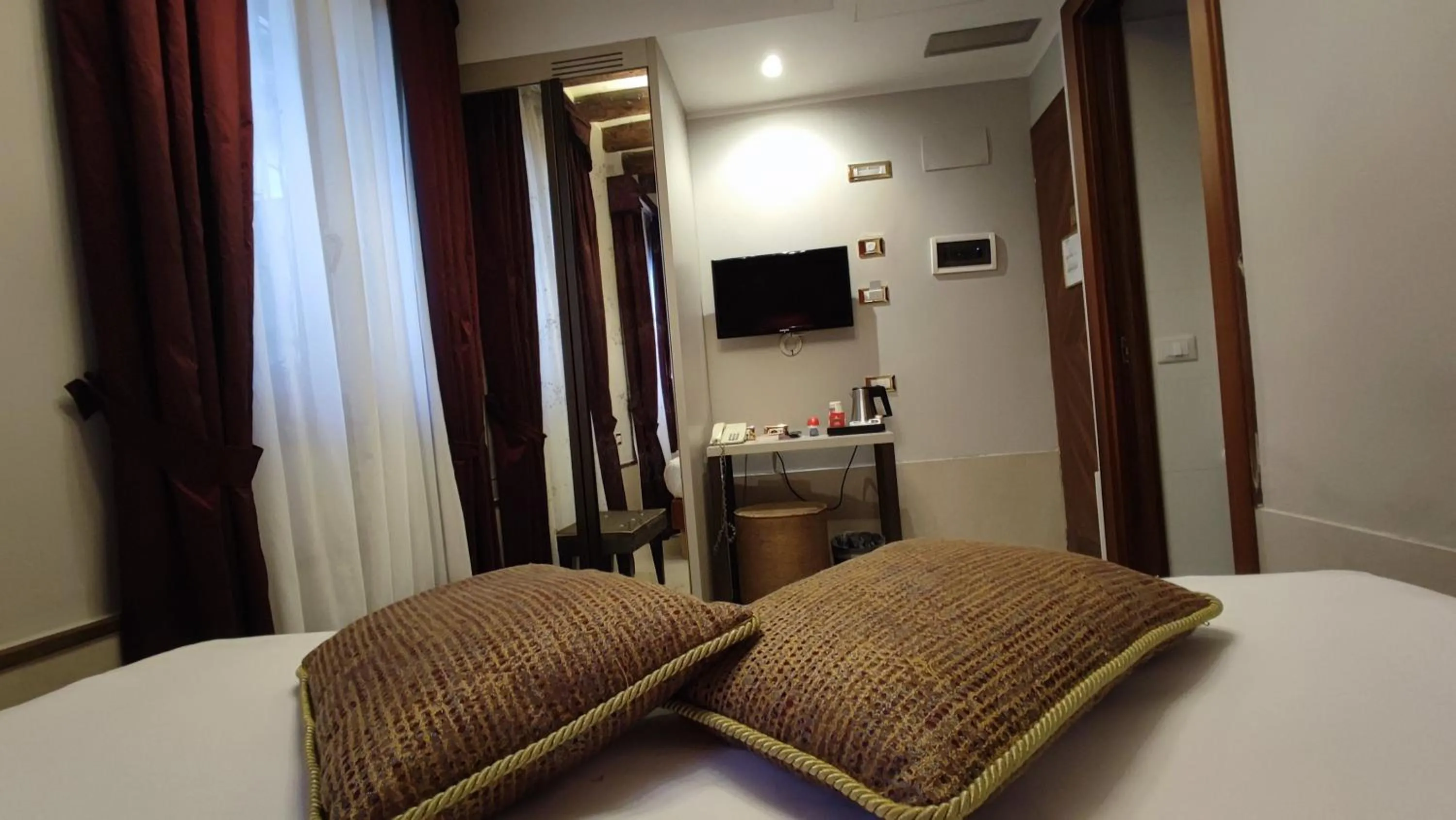 Bedroom, Bed in Hotel Paganelli