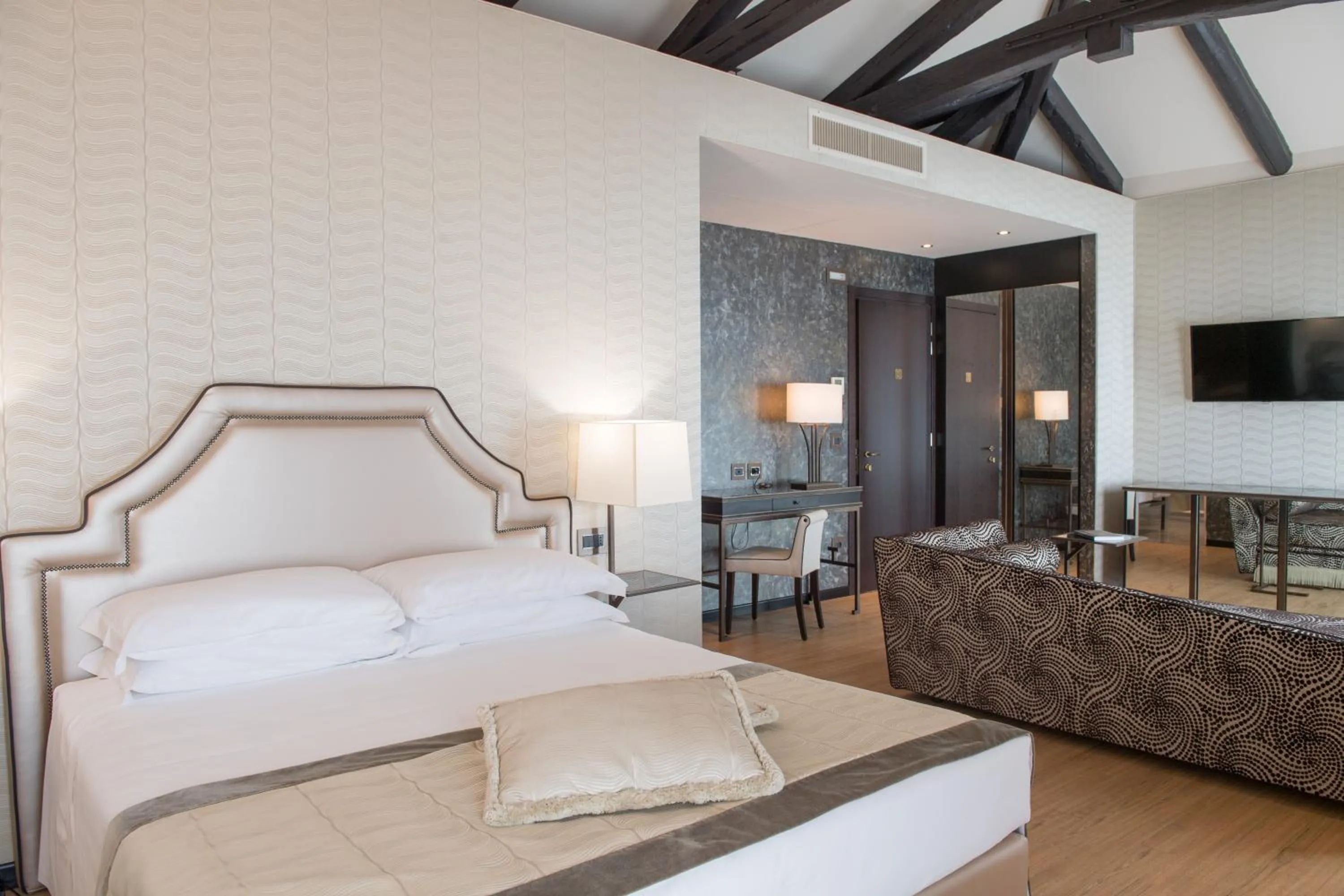 Bed in Hotel Paganelli