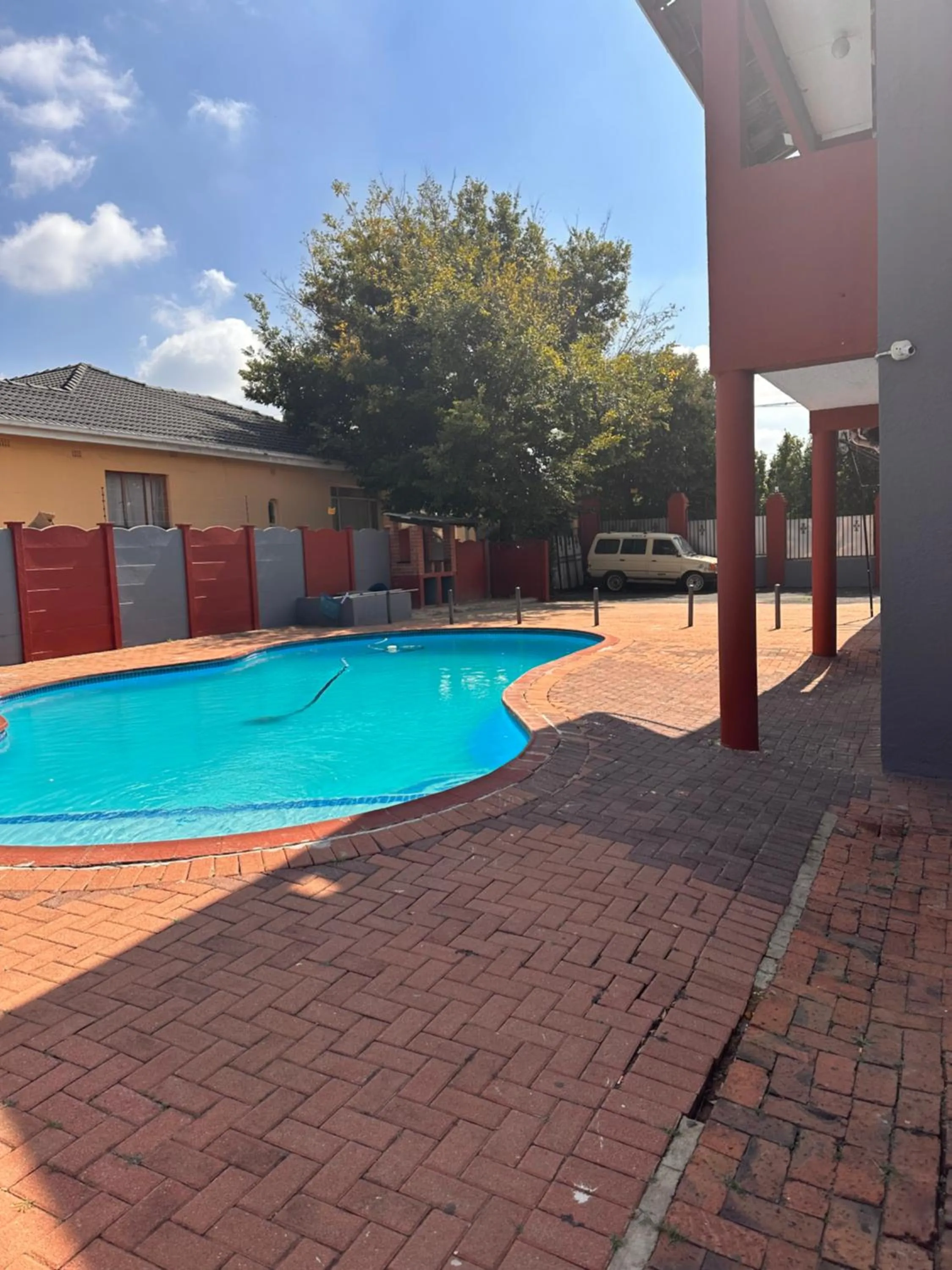 Pool view in L-PACK PRIMROSe