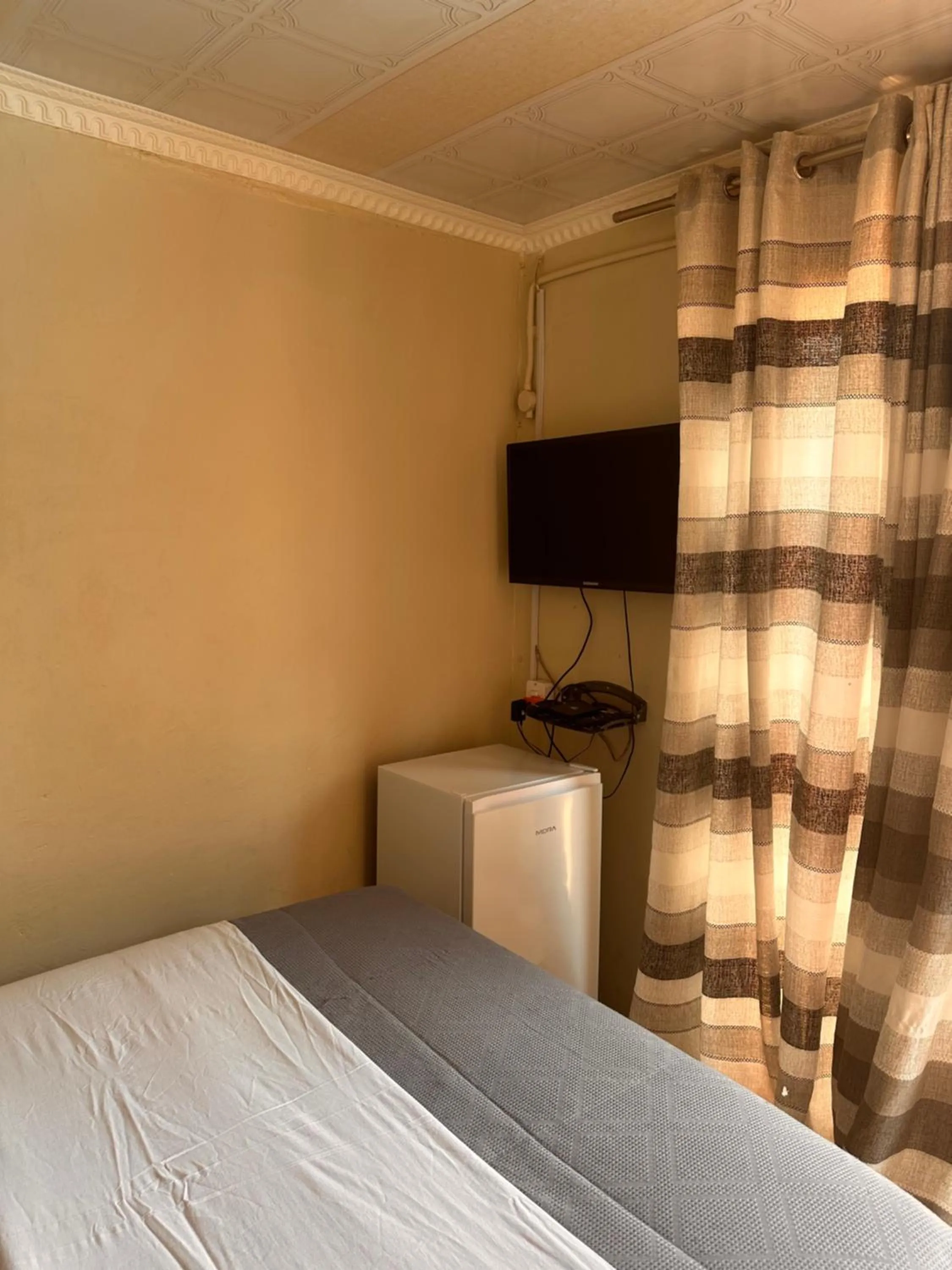 Photo of the whole room, Bed in L-PACK PRIMROSe