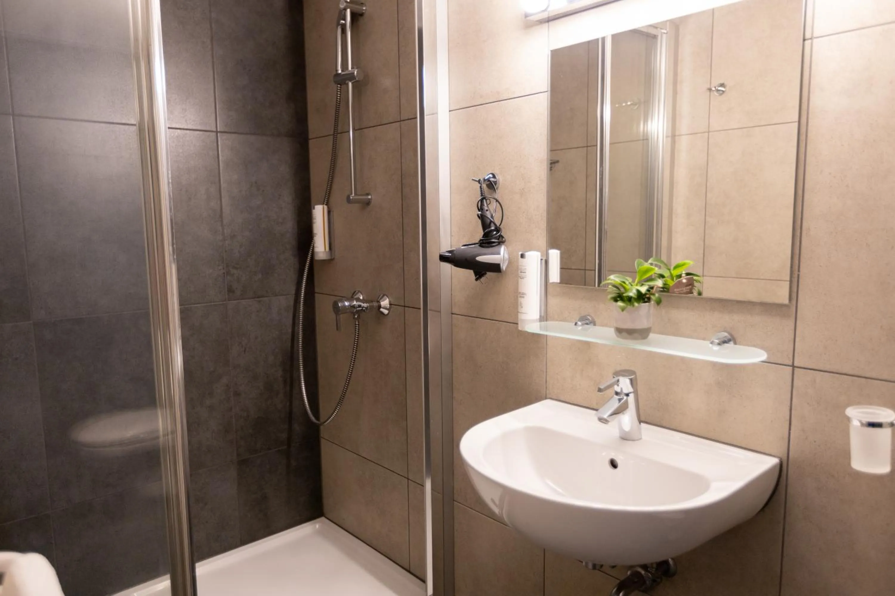 Bathroom in Salve station