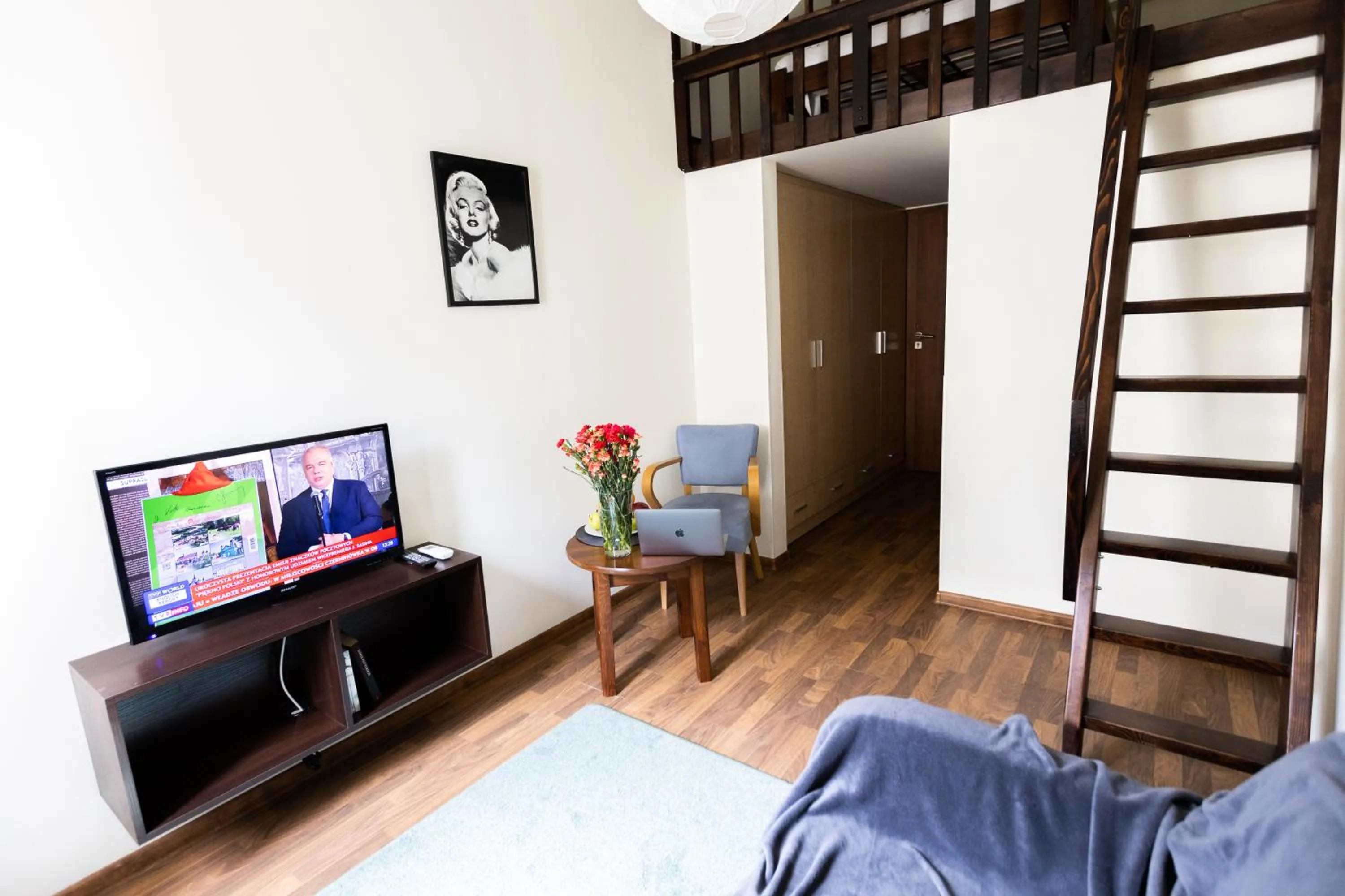 Photo of the whole room in Salve station