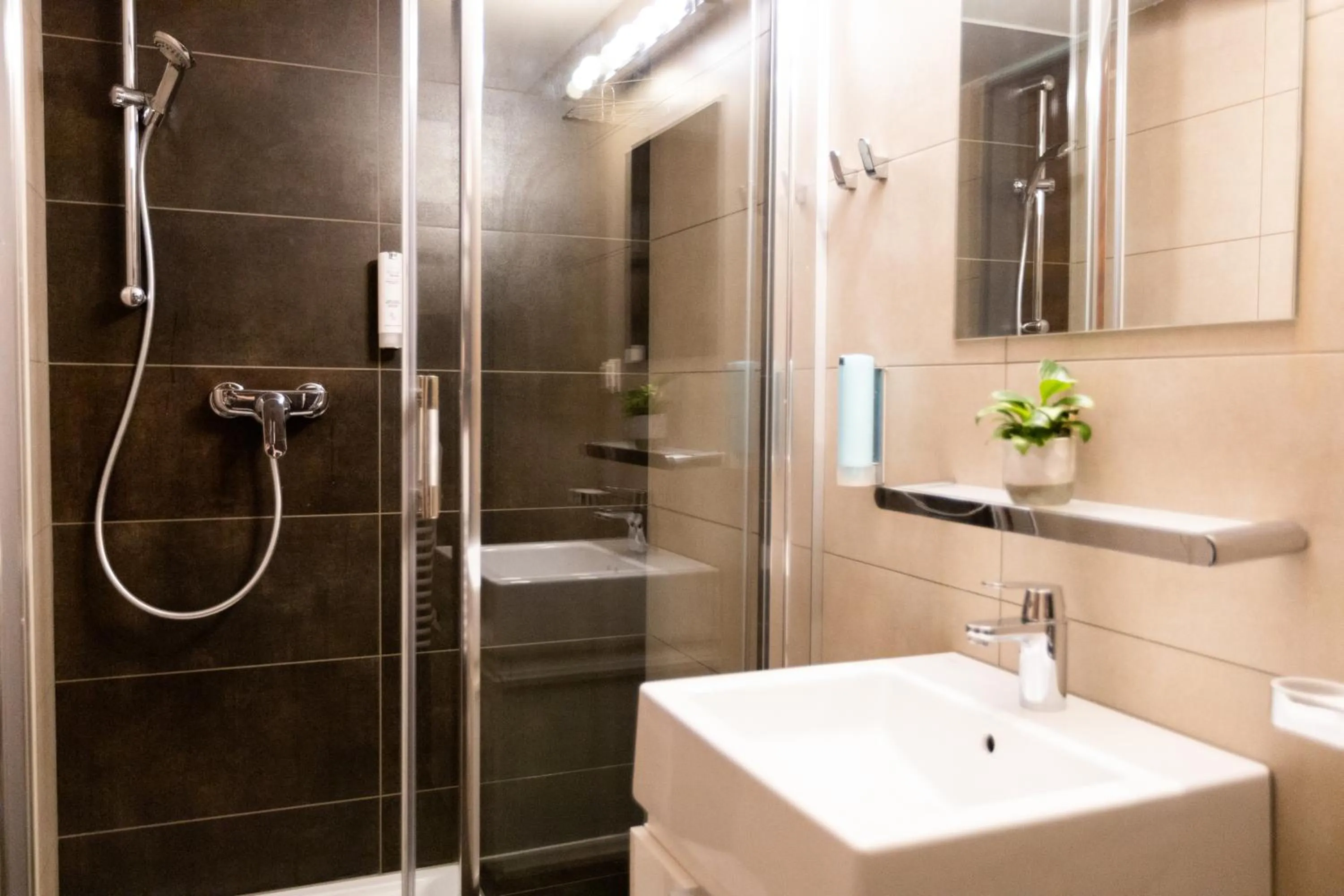 Bathroom in Salve station