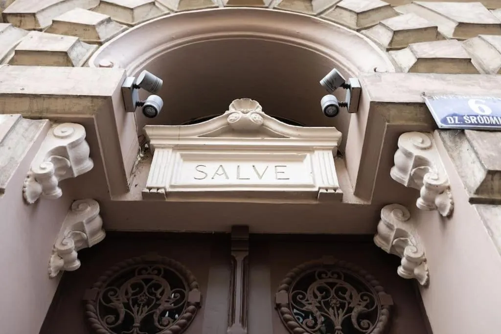 Property logo or sign in Salve station