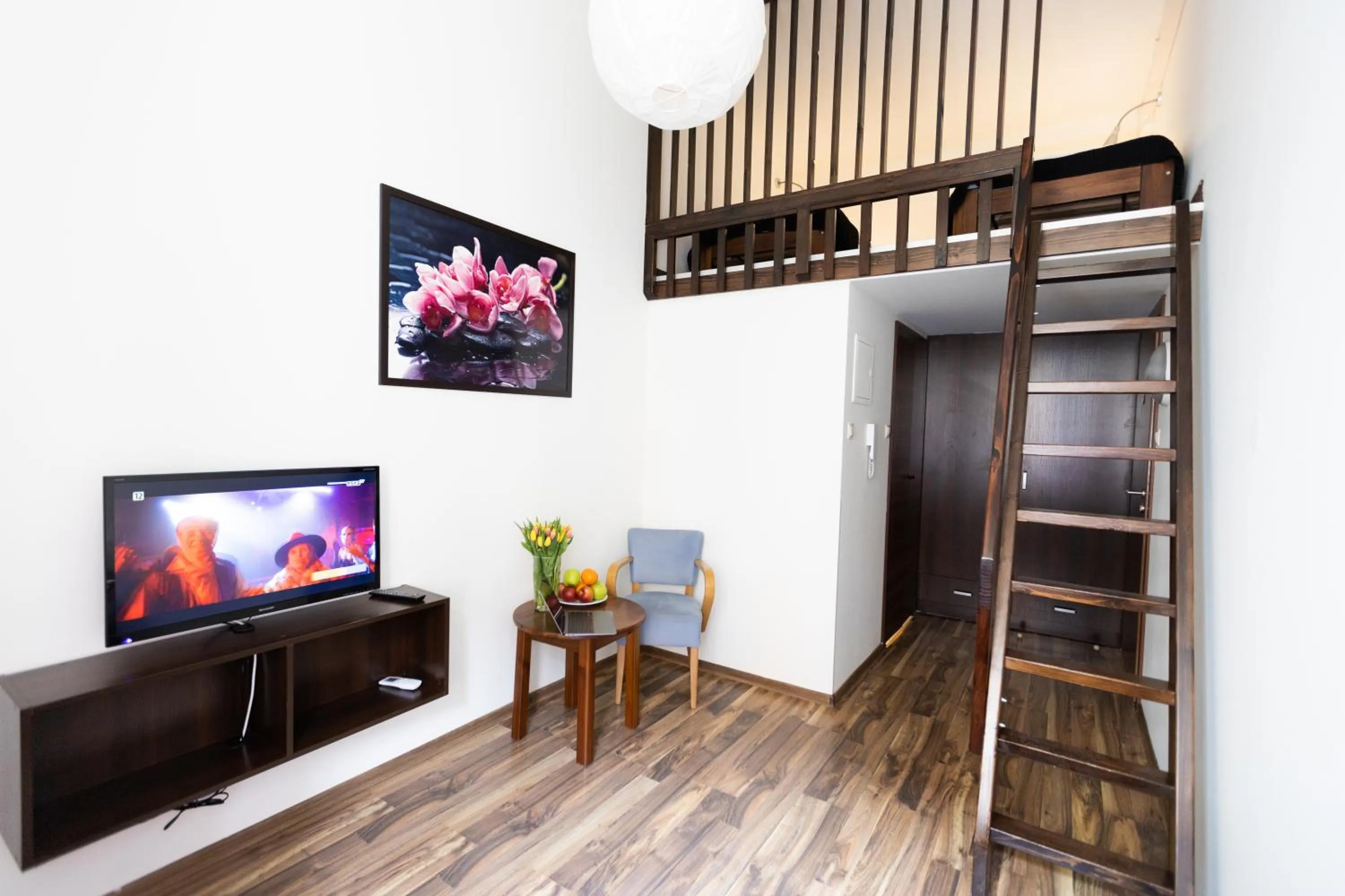 Photo of the whole room in Salve station