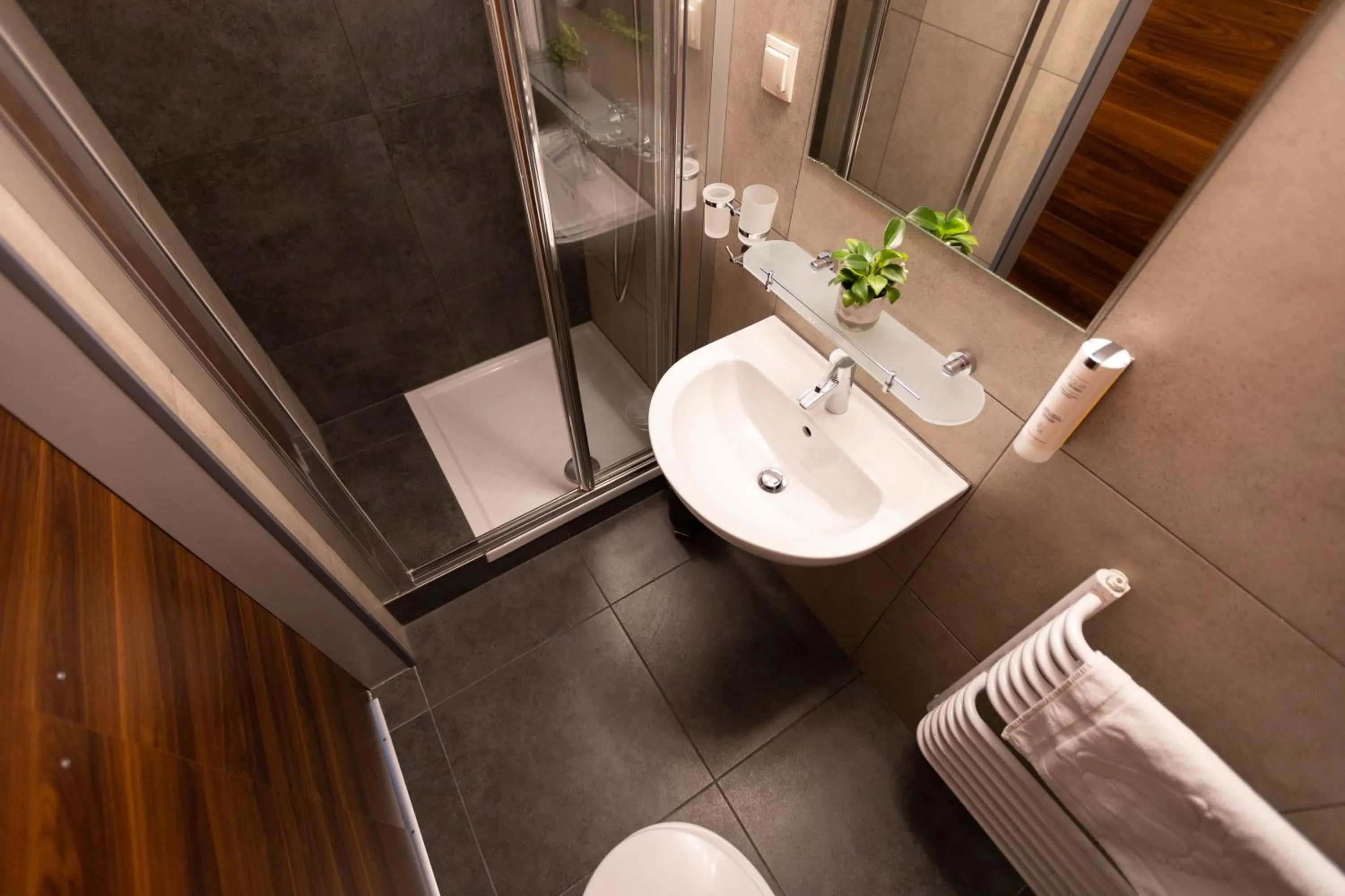 Shower in Salve station