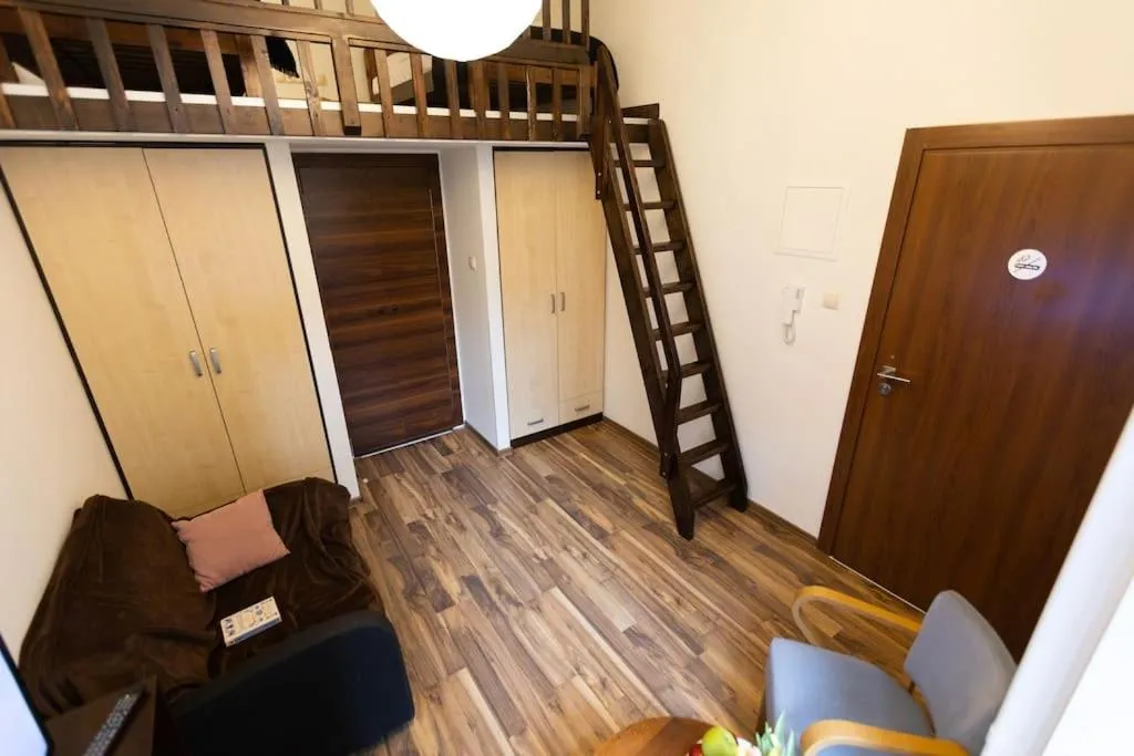 Photo of the whole room in Salve station