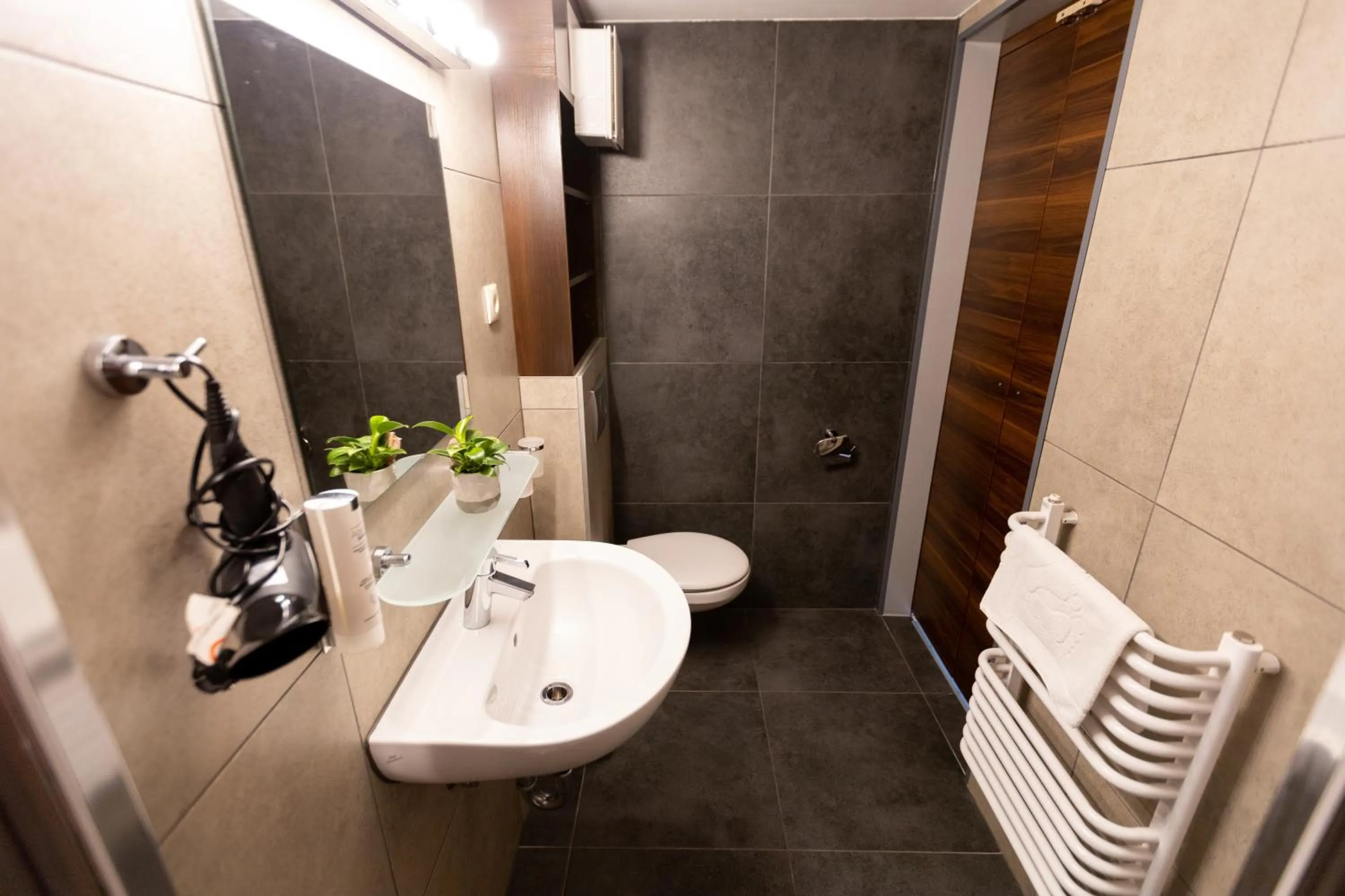 Bathroom in Salve station