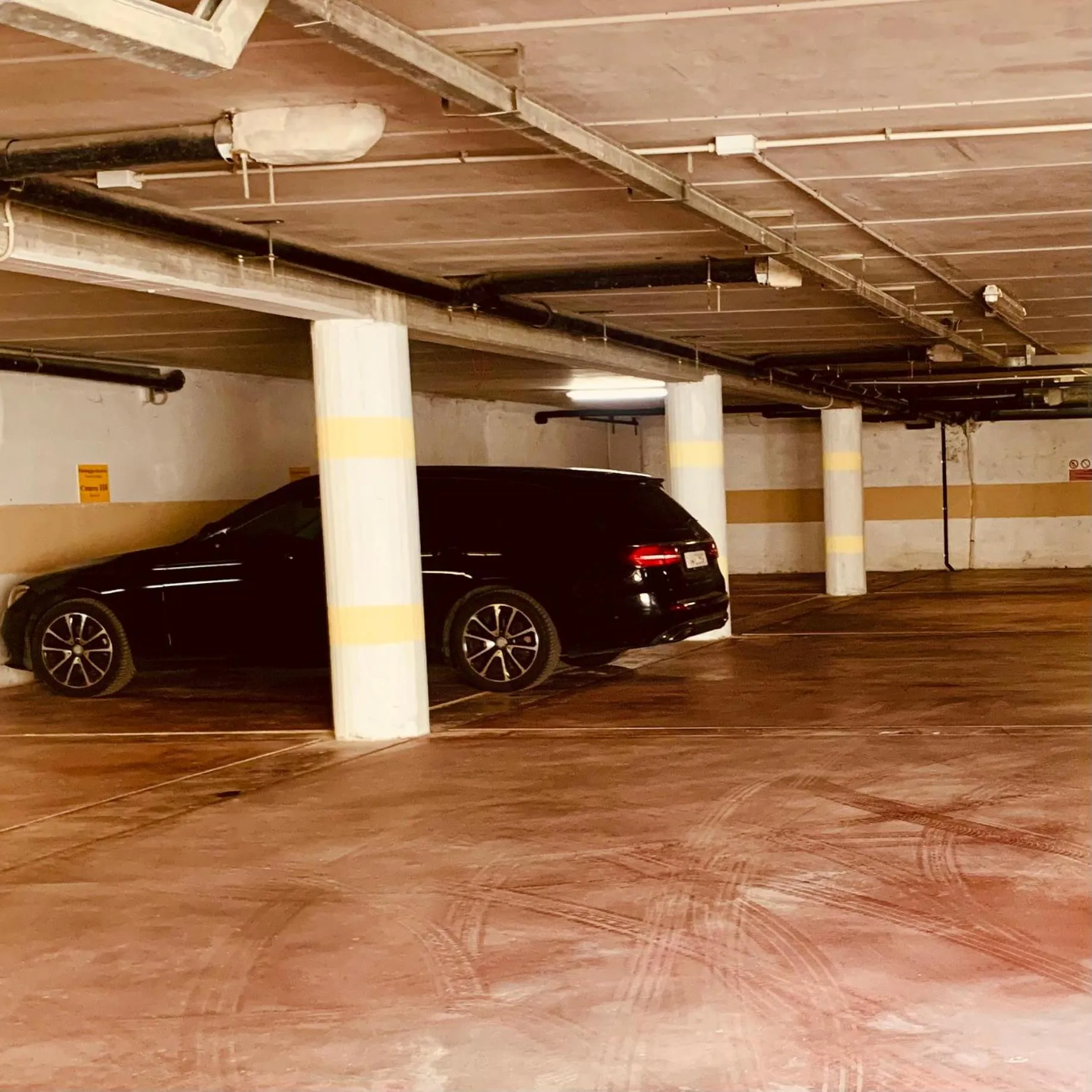 Parking in River Park Hotel