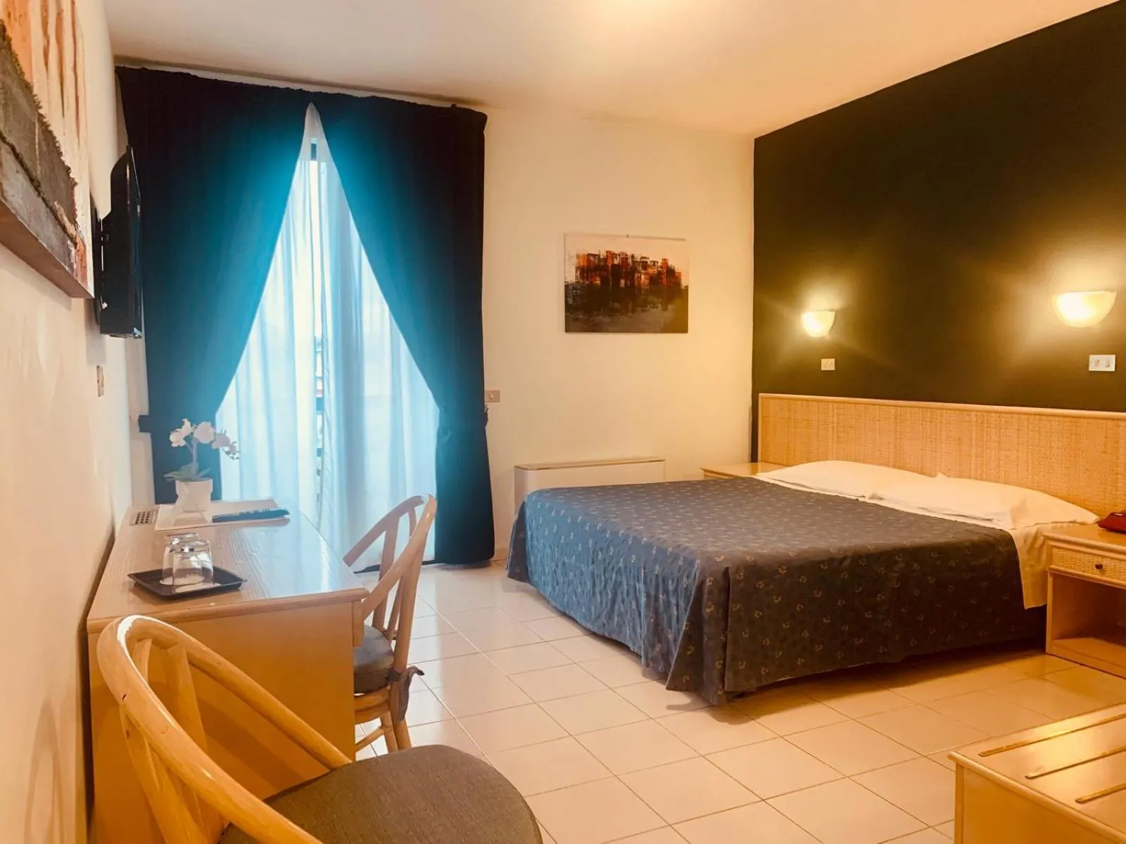 Photo of the whole room, Bed in River Park Hotel