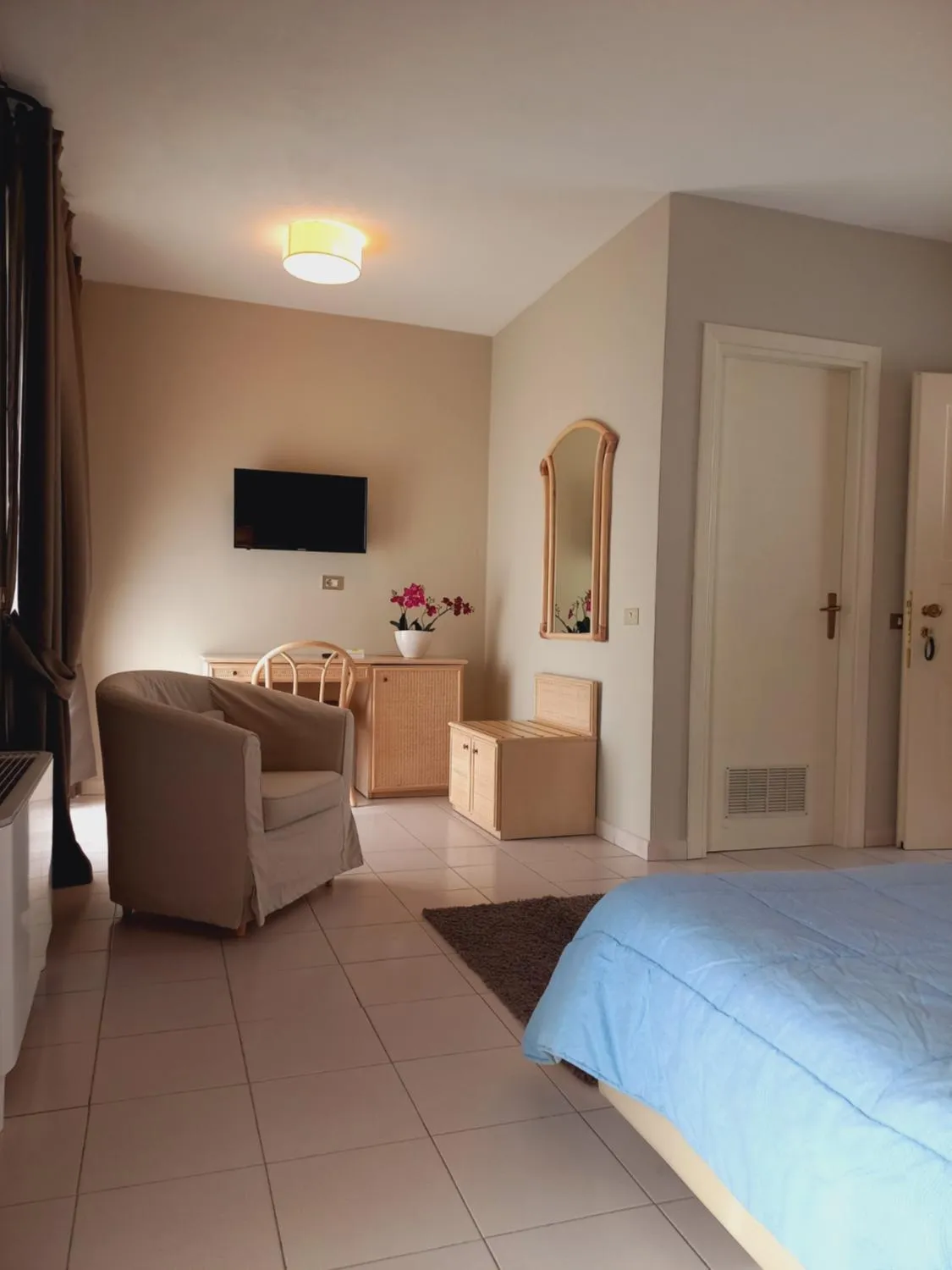 Photo of the whole room, Bed in River Park Hotel