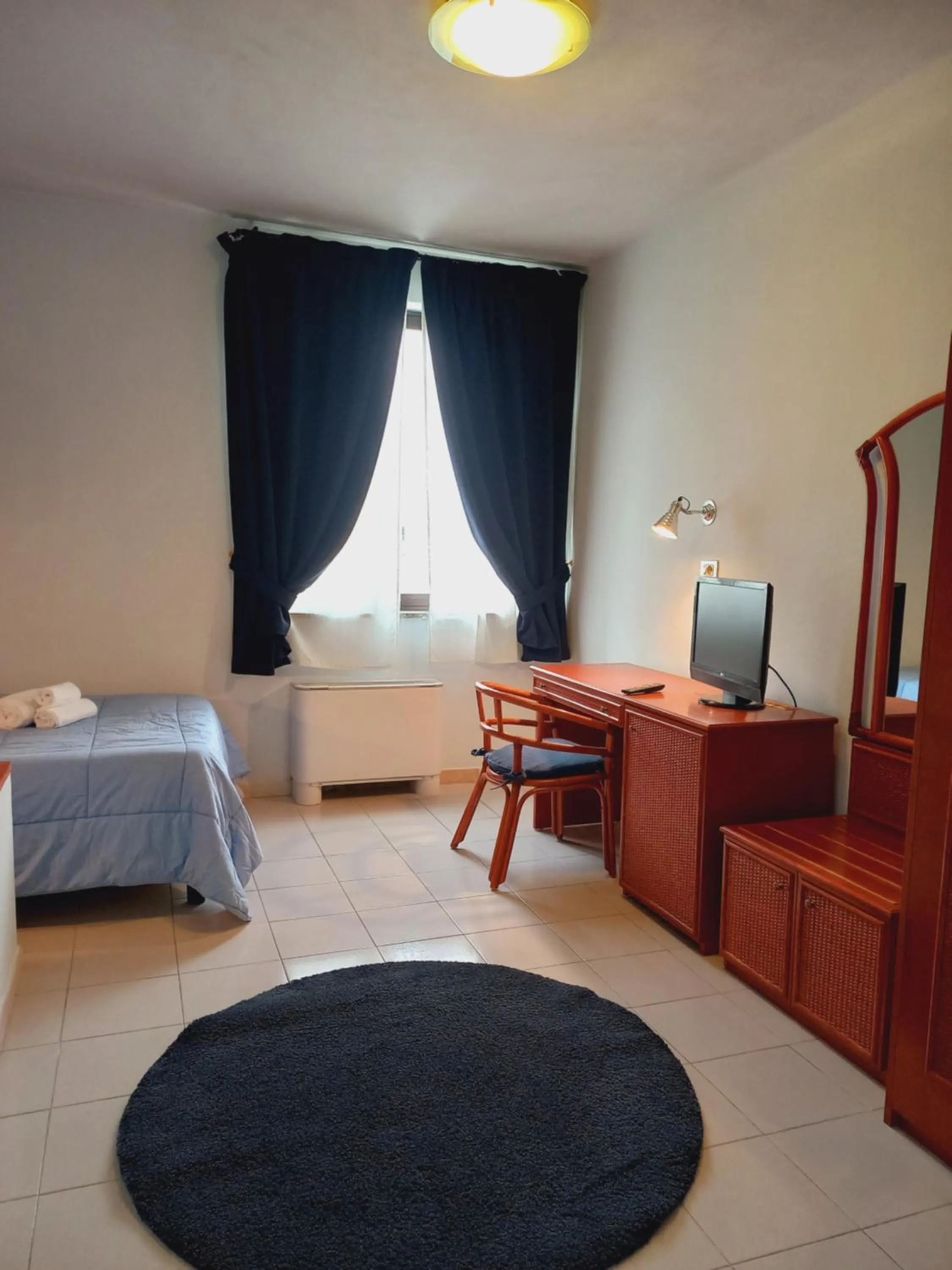 Photo of the whole room, Bed in River Park Hotel