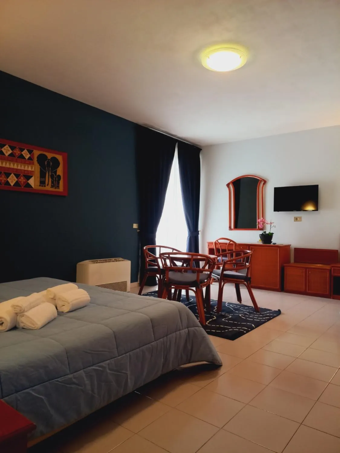 Photo of the whole room, Bed in River Park Hotel