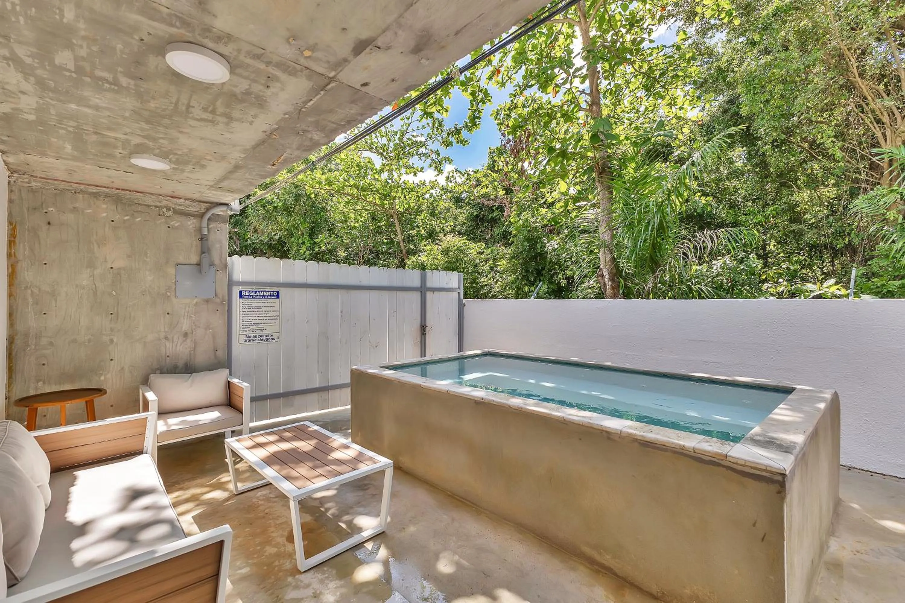 Hot Tub in Viento Beach Lodge