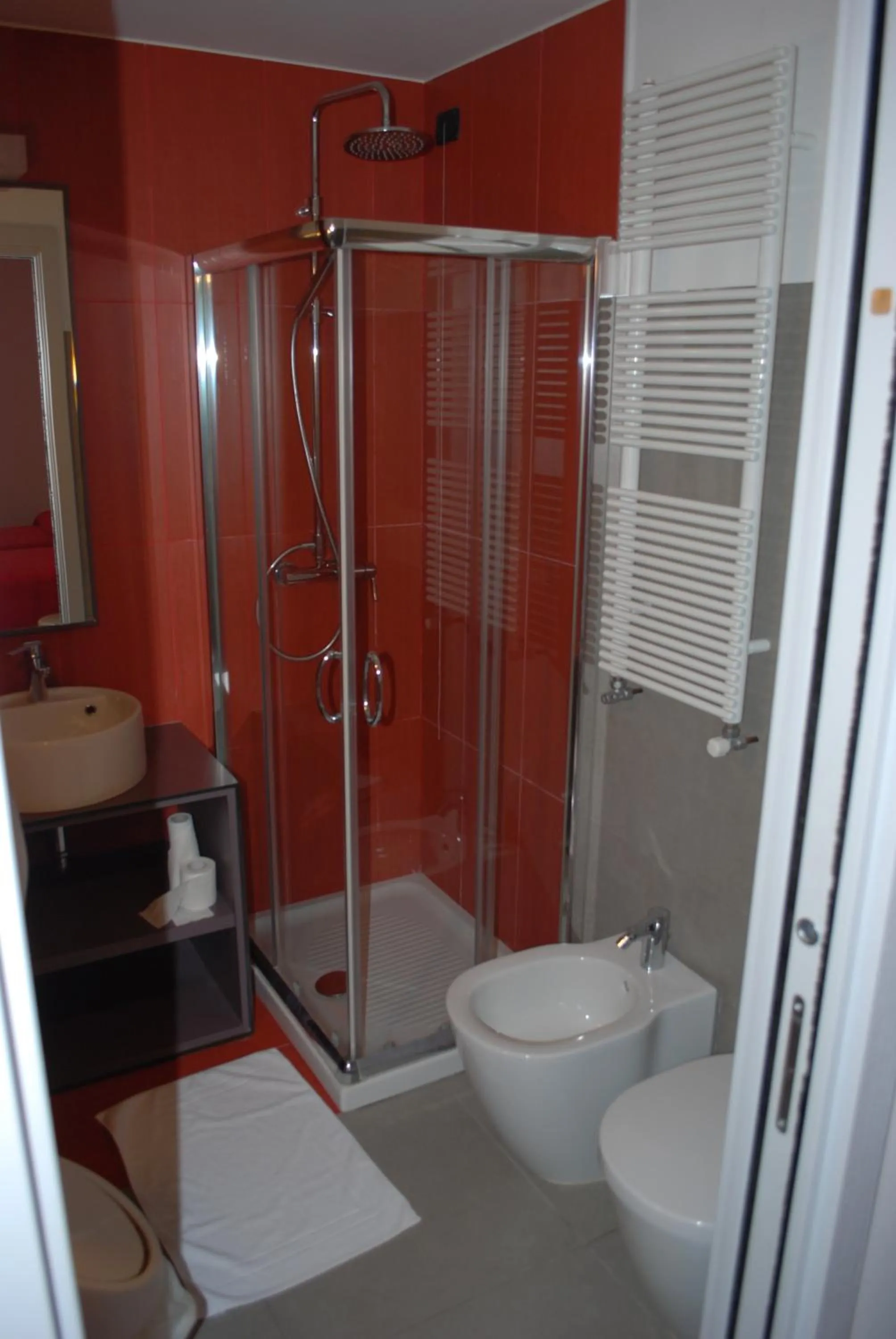 Shower in Hotel San Geremia