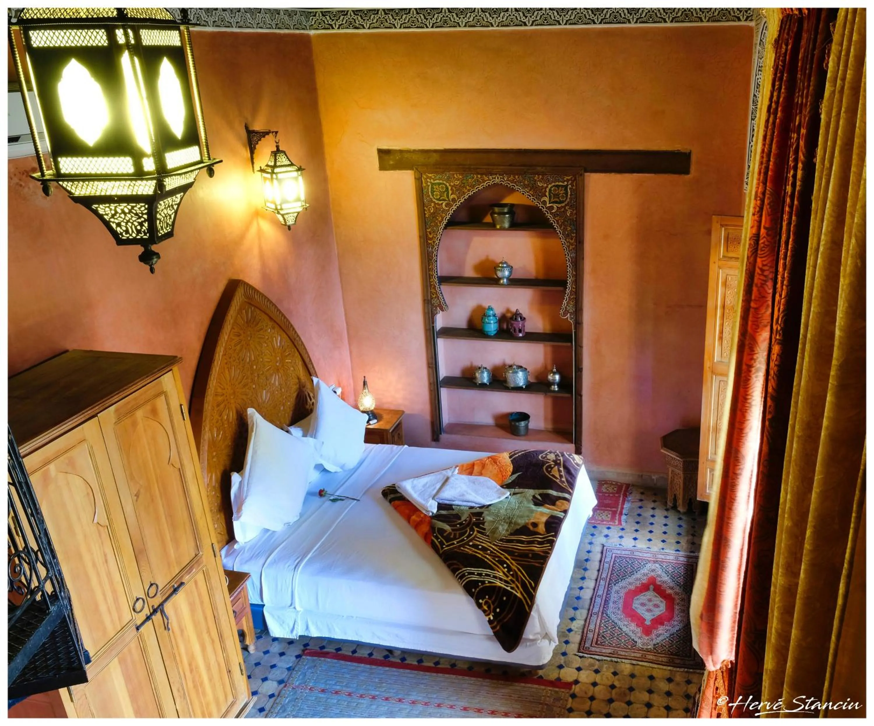Bed in Riad Layalina Fes