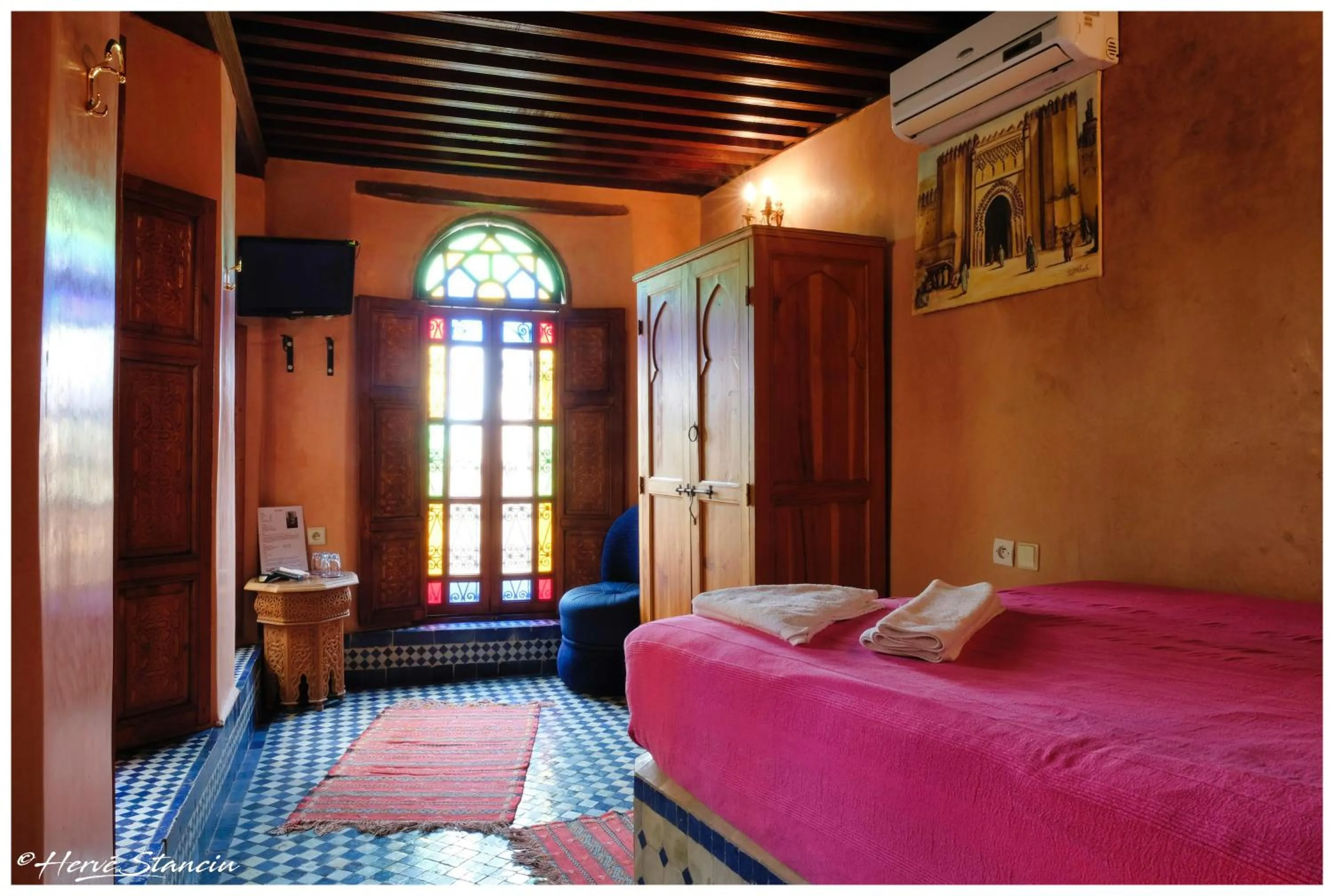 Bed in Riad Layalina Fes