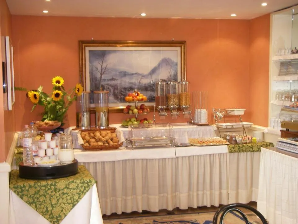 Food in Hotel Genova