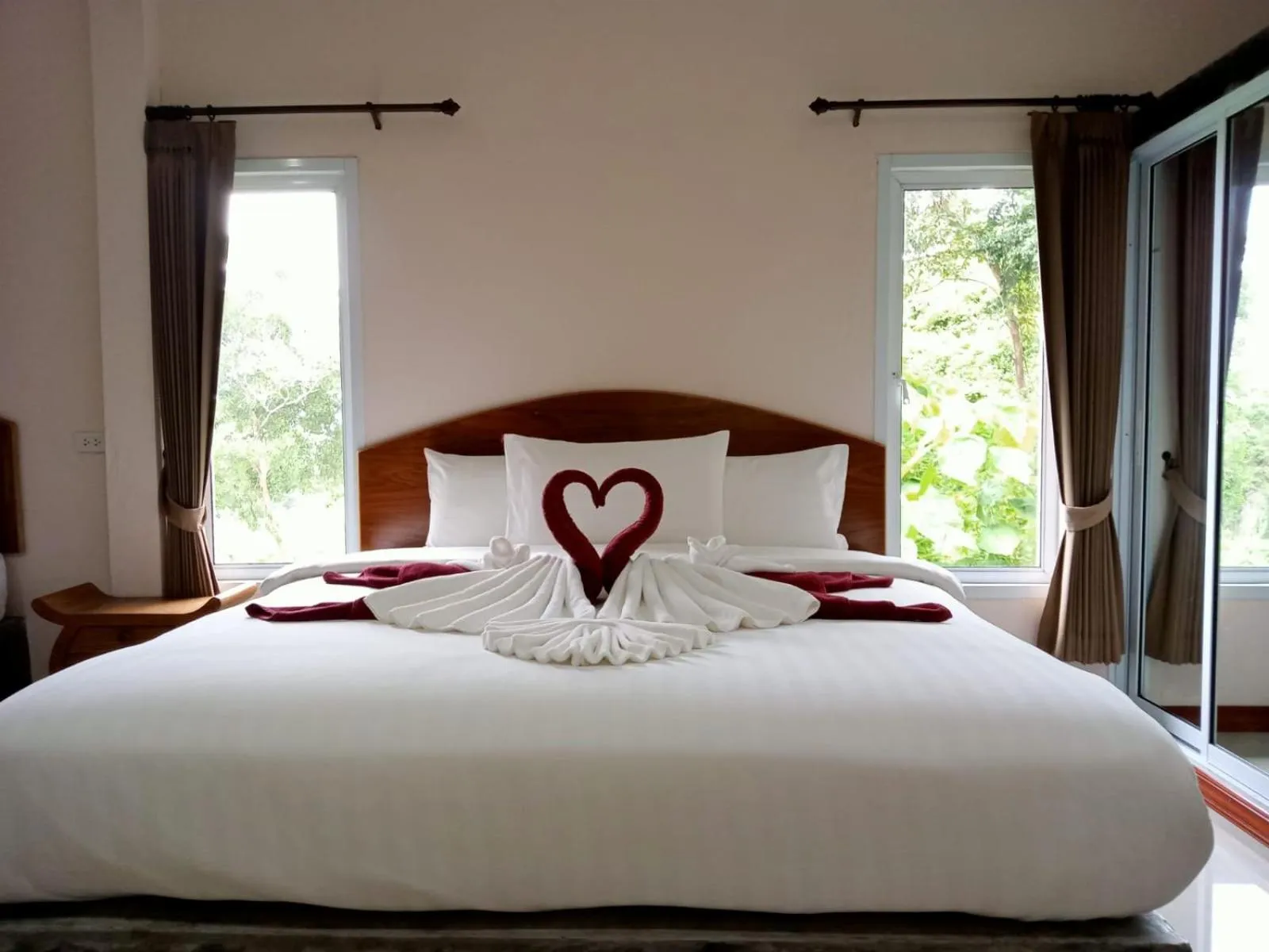 Bed in PawPaw Resort