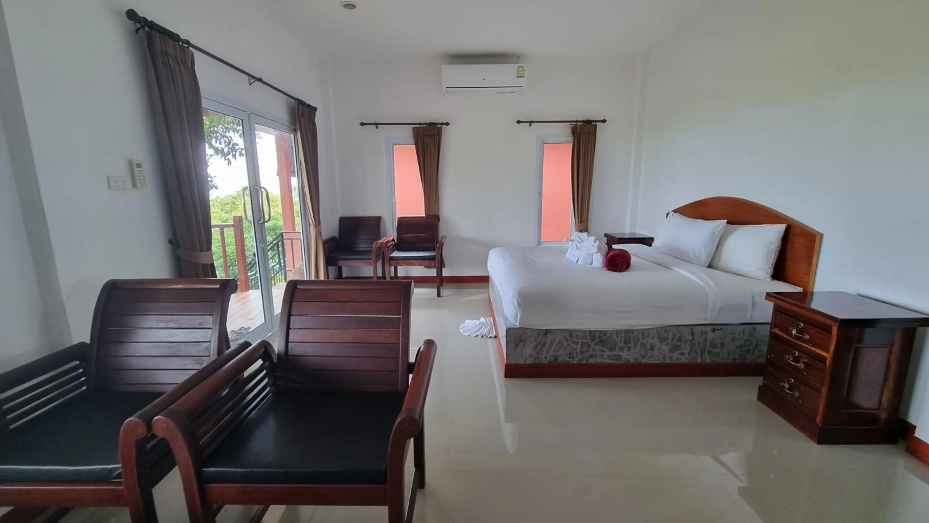 Bed in PawPaw Resort