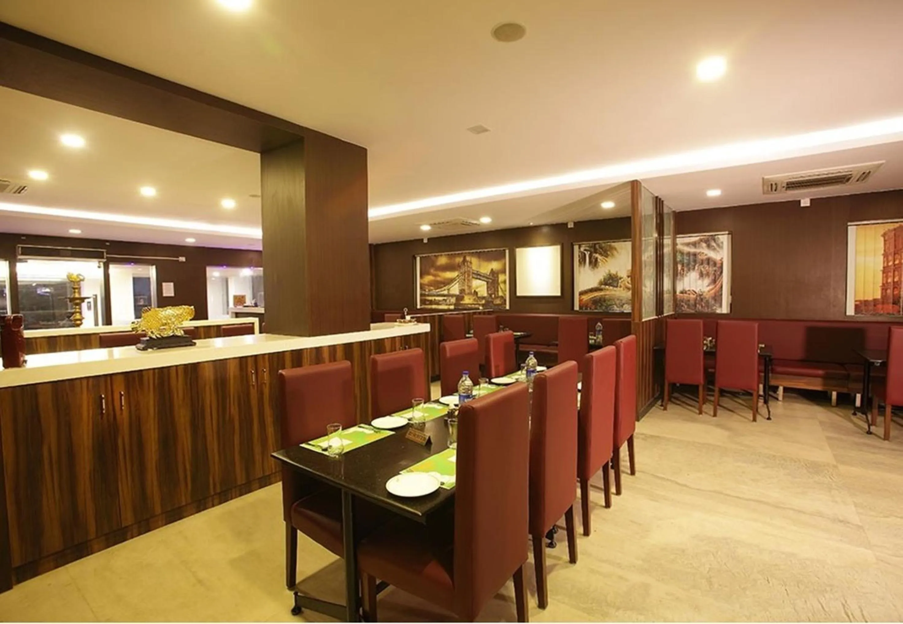 Restaurant/places to eat in Hilarity Inn