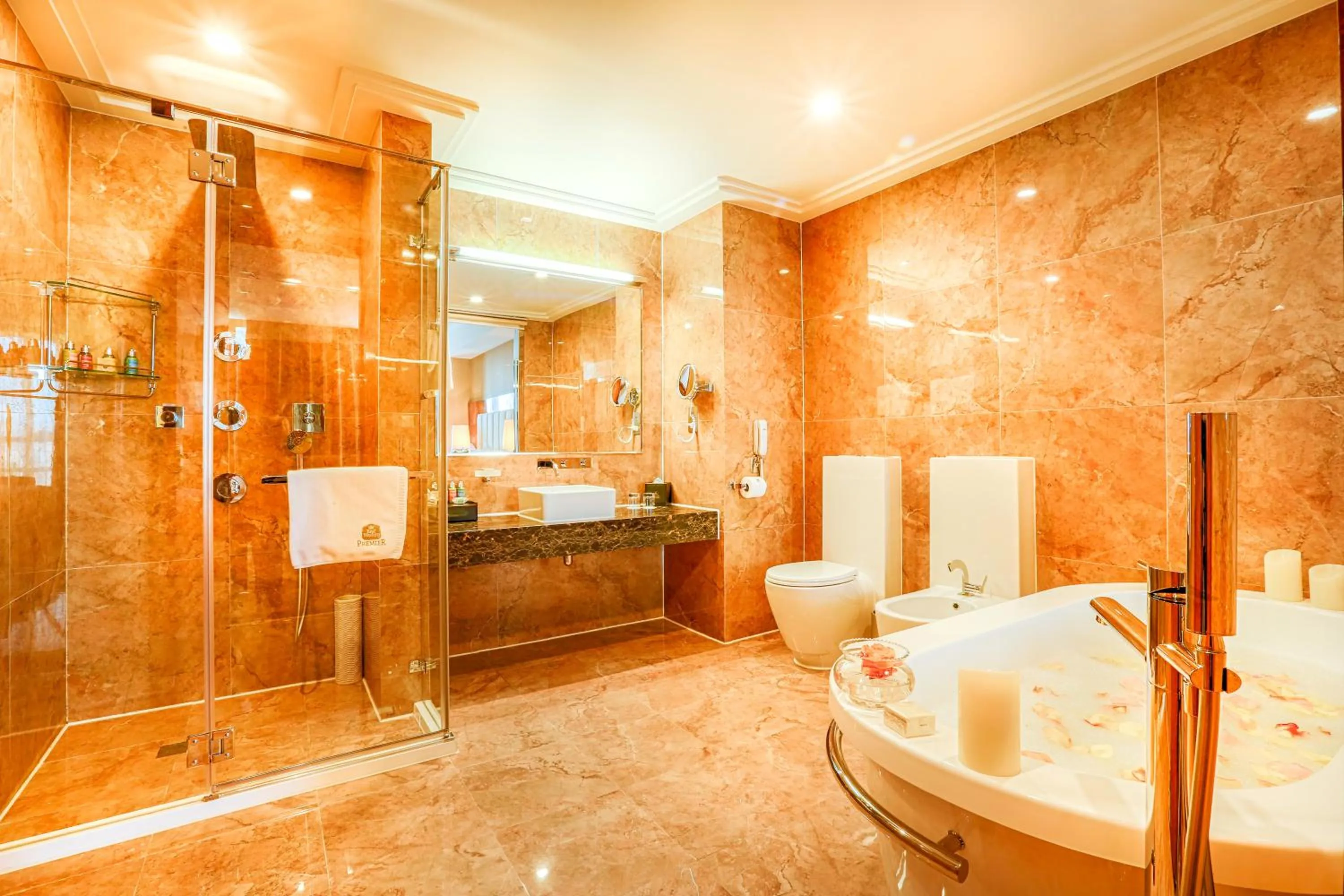 Shower in Best Western Premier Tuushin Hotel