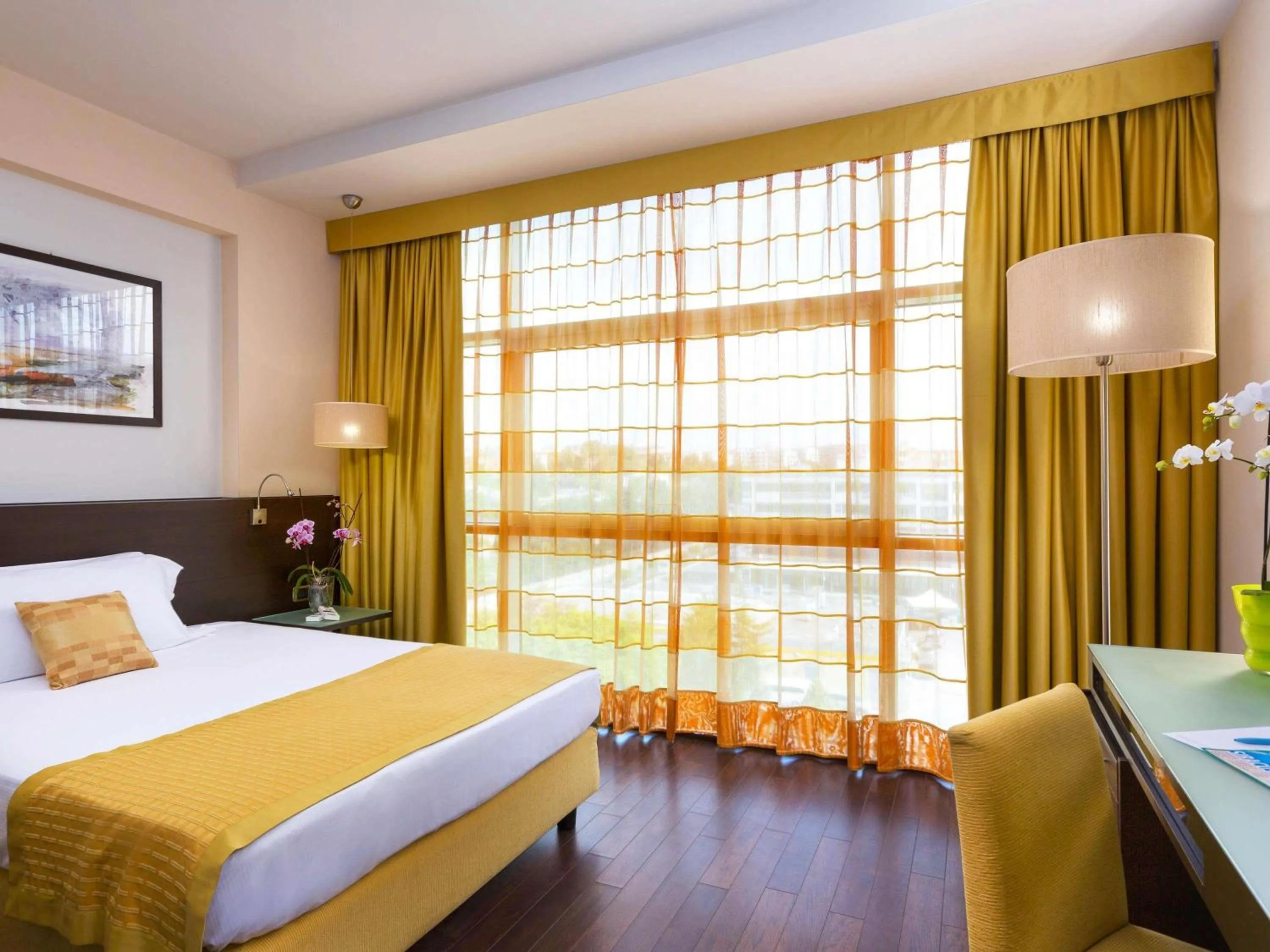 Bedroom, Bed in Hotel Mercure Siracusa