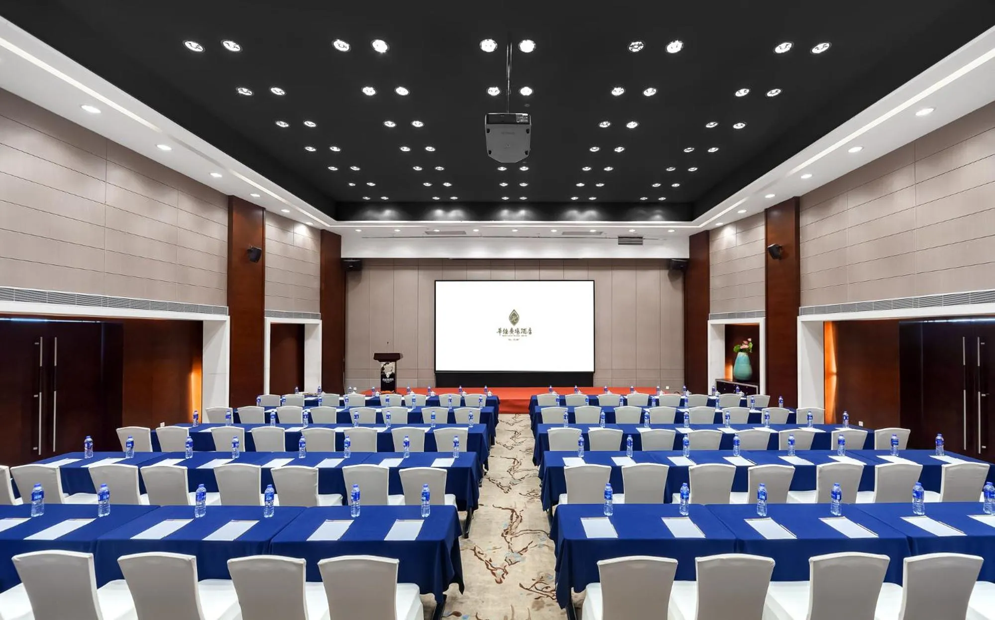 Meeting/conference room in Huaqiang Plaza Hotel Shenzhen, Enjoy Complimentary Mini Bar & Night Snack, Add breakfast - enjoy complimentary afternoon tea