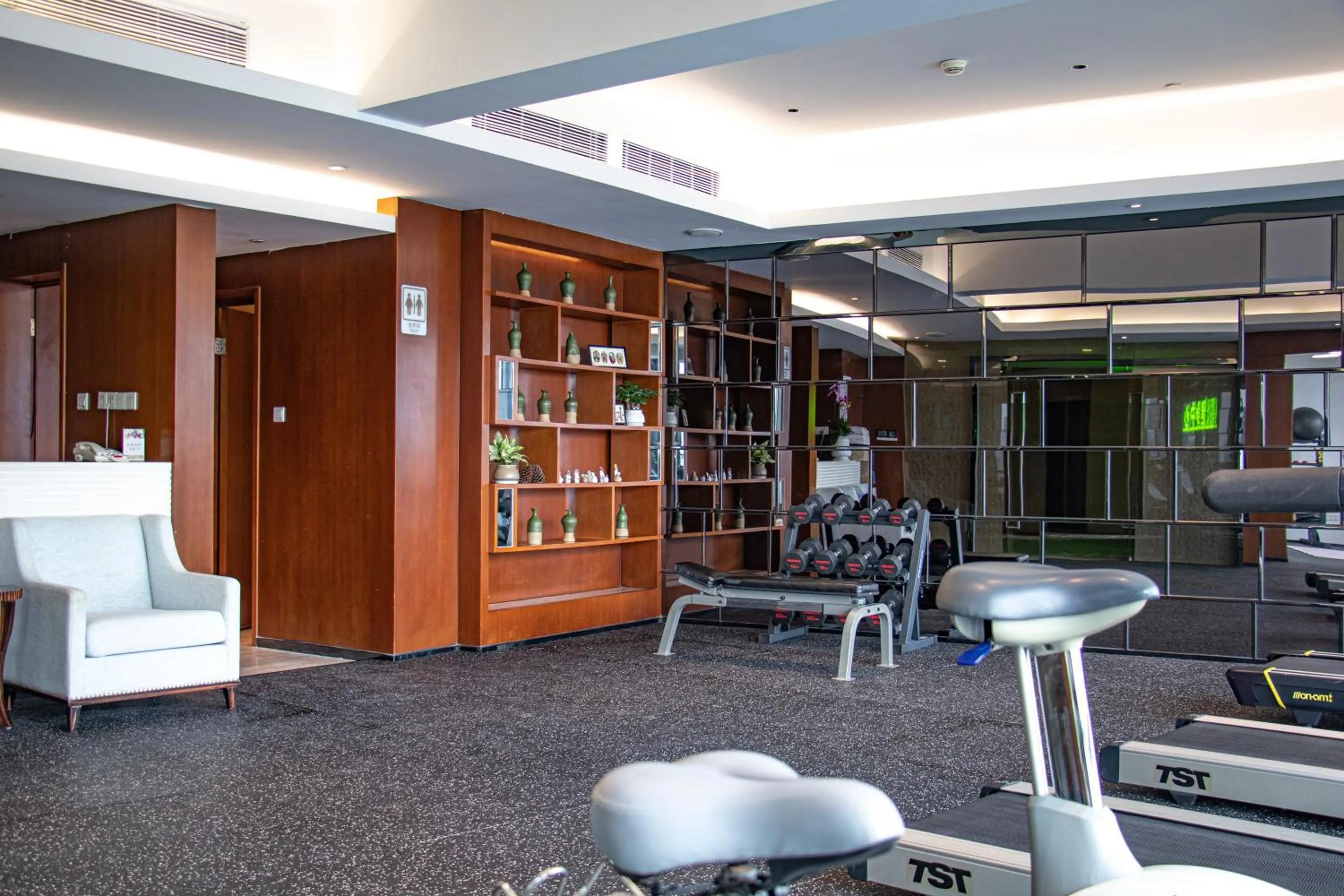 Fitness centre/facilities in Huaqiang Plaza Hotel Shenzhen, Enjoy Complimentary Mini Bar & Night Snack, Add breakfast - enjoy complimentary afternoon tea