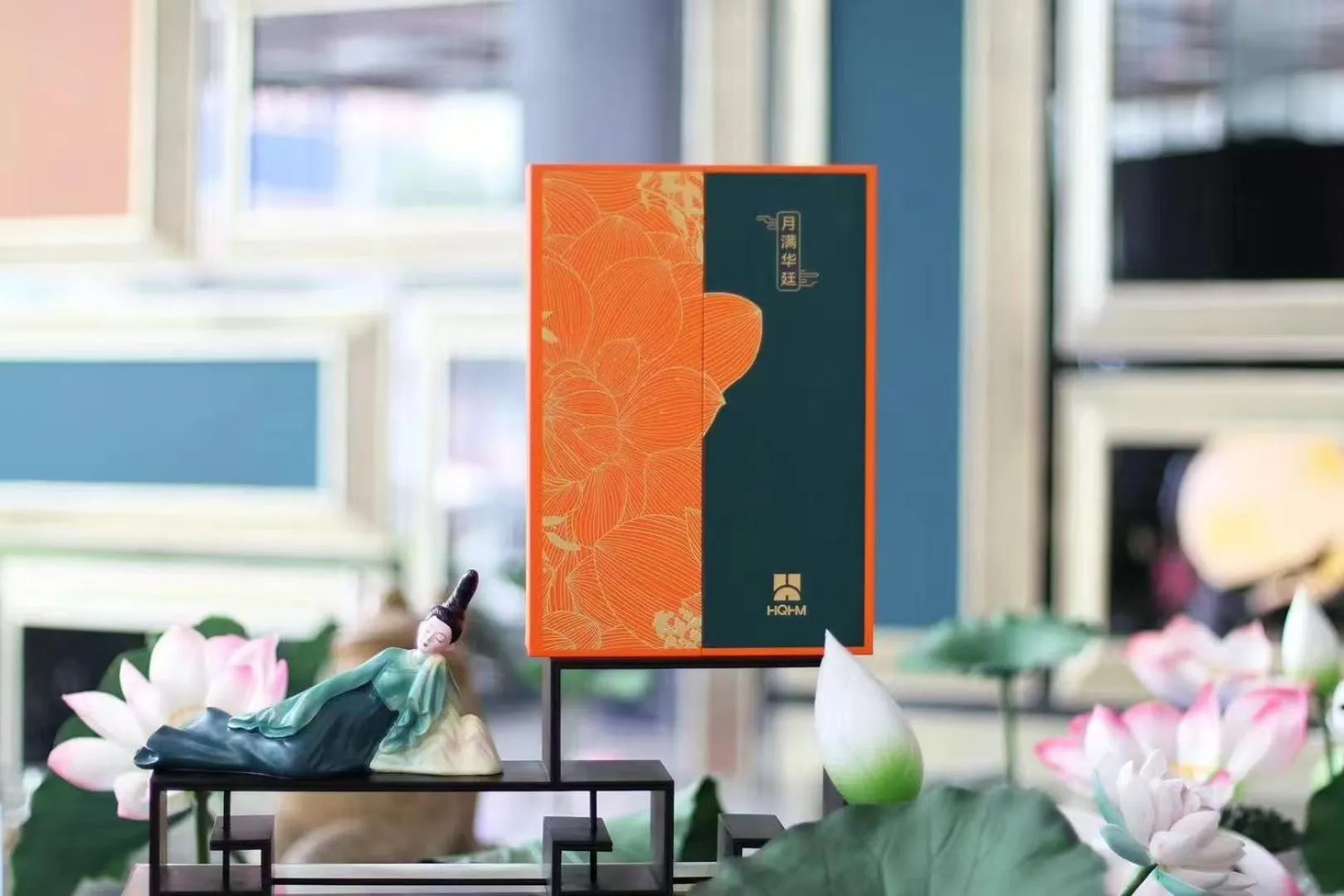 Huaqiang Plaza Hotel Shenzhen, Enjoy Complimentary Mini Bar & Night Snack, Add breakfast - enjoy complimentary afternoon tea