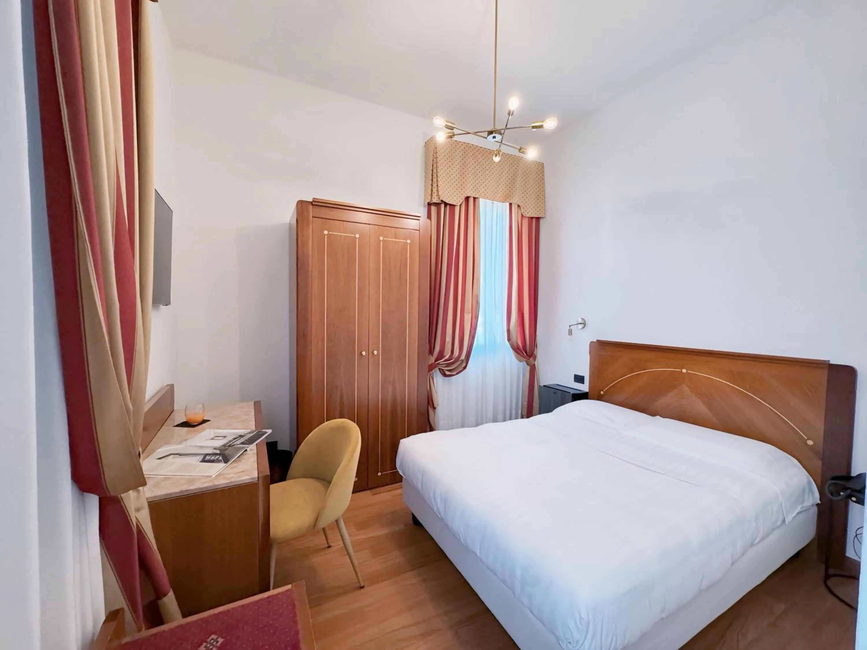 Bed in Rechigi Park Hotel