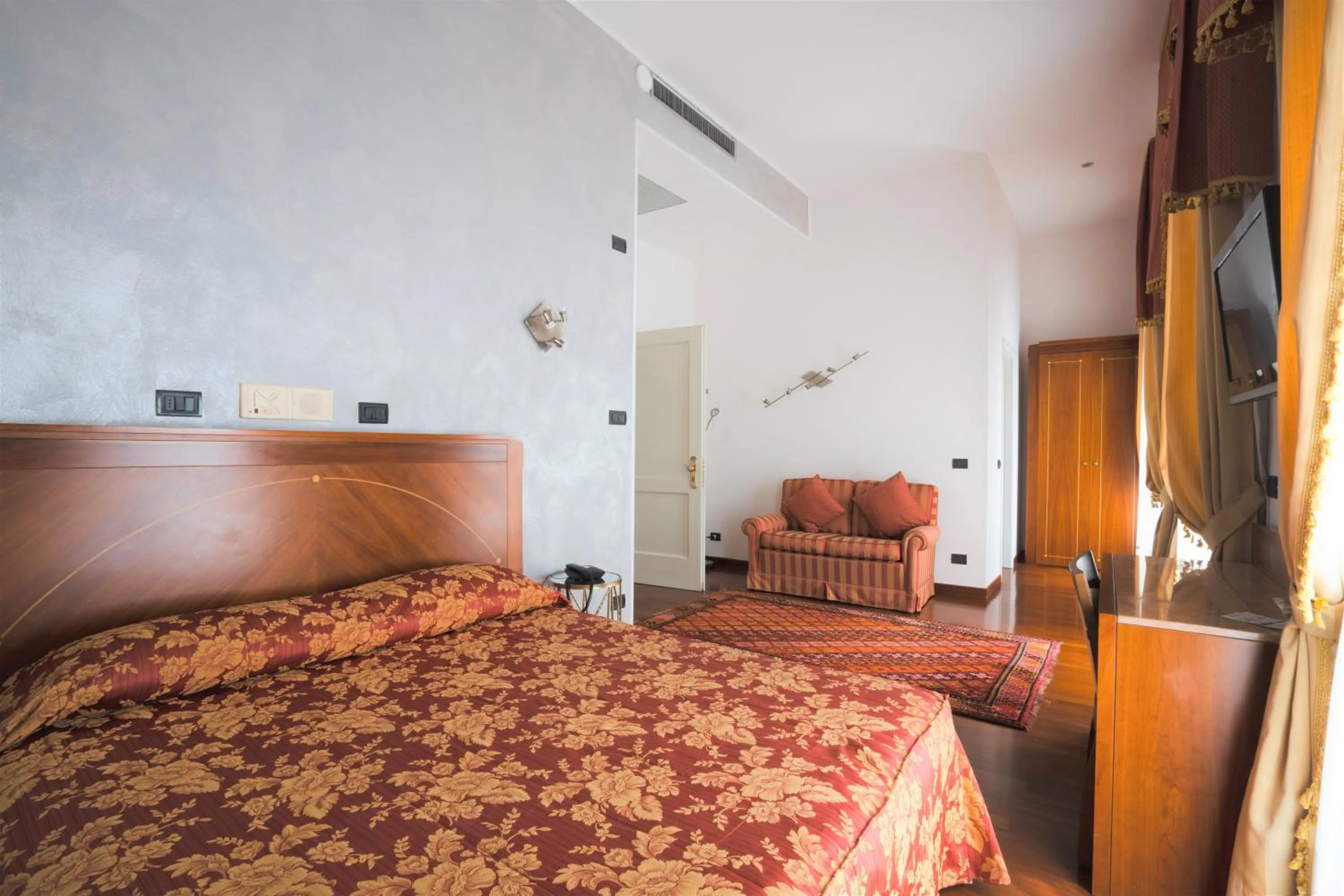 Bed in Rechigi Park Hotel