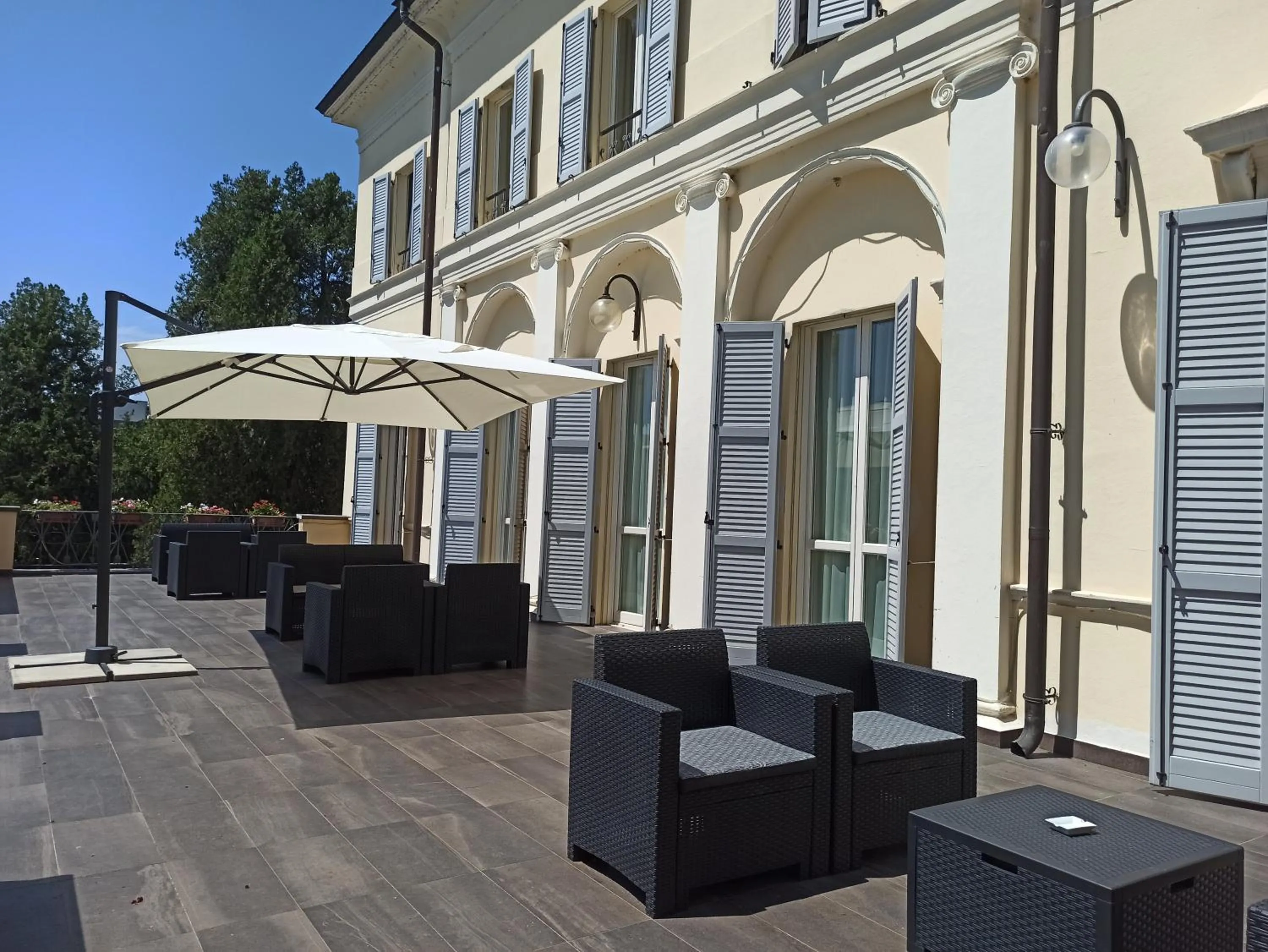 Property building in Rechigi Park Hotel