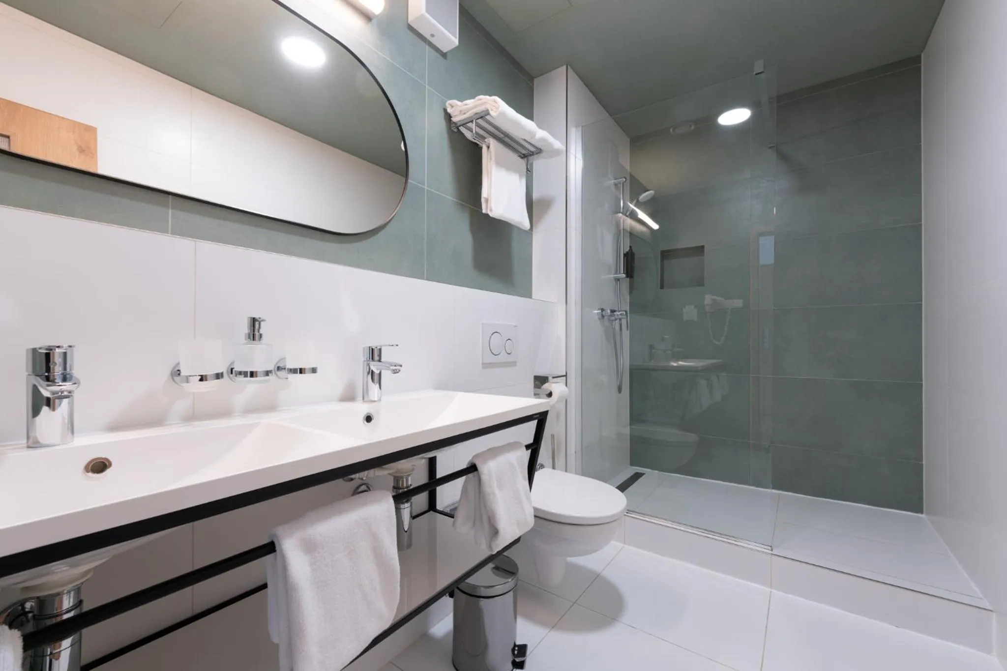 Bathroom in Luma Terra Prague Hostel