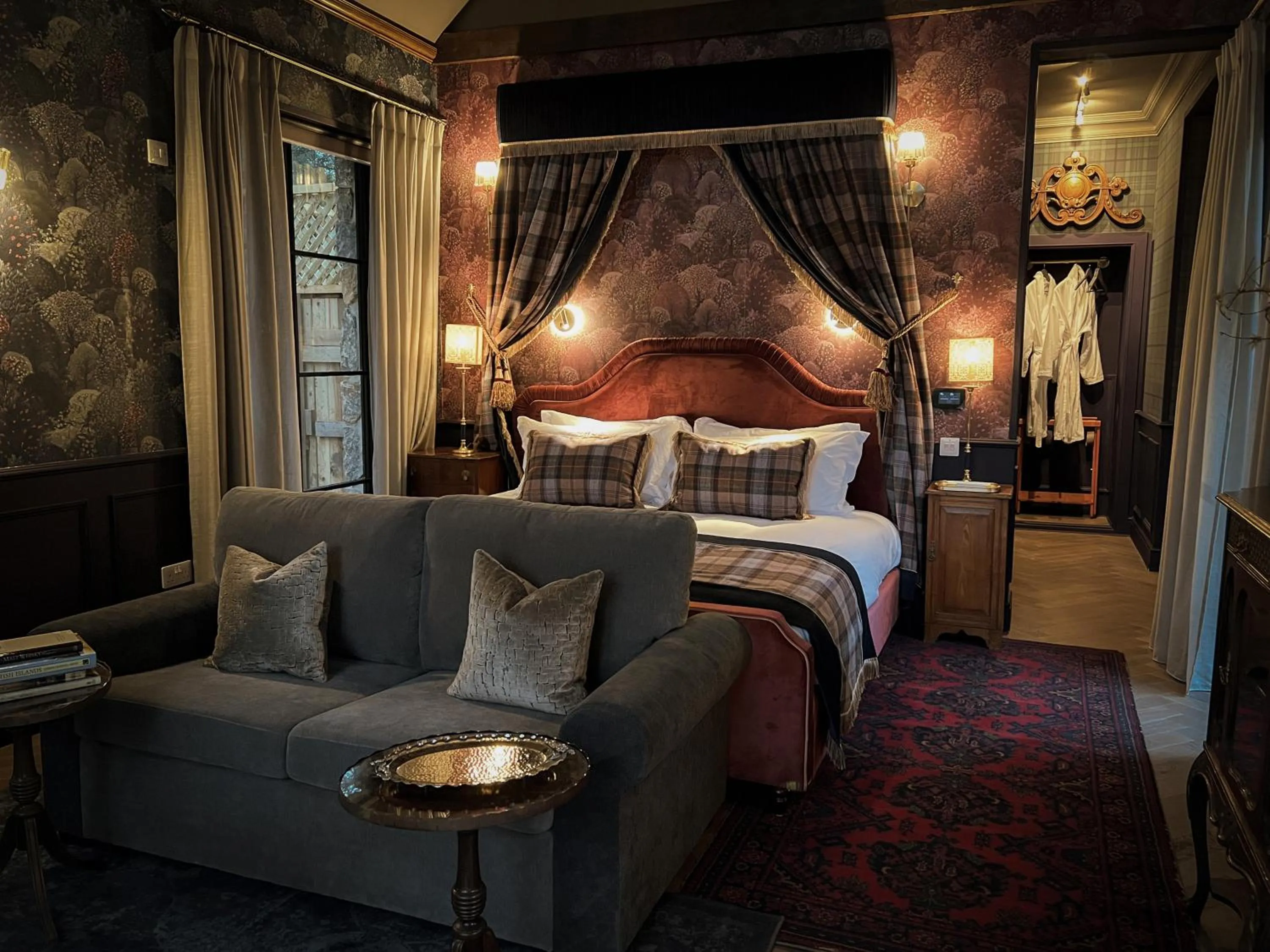 Bed in Glencruitten House