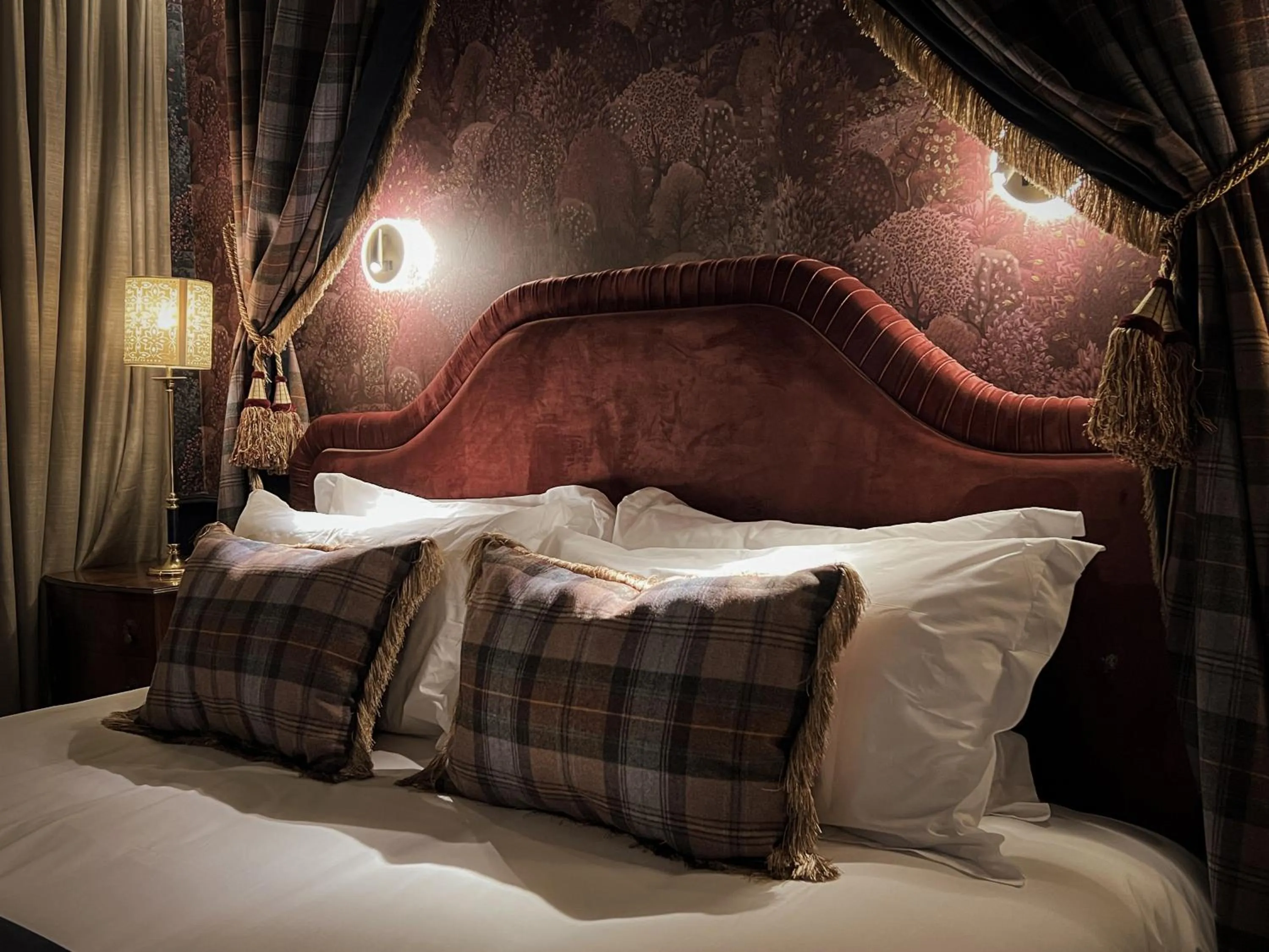 Bed in Glencruitten House