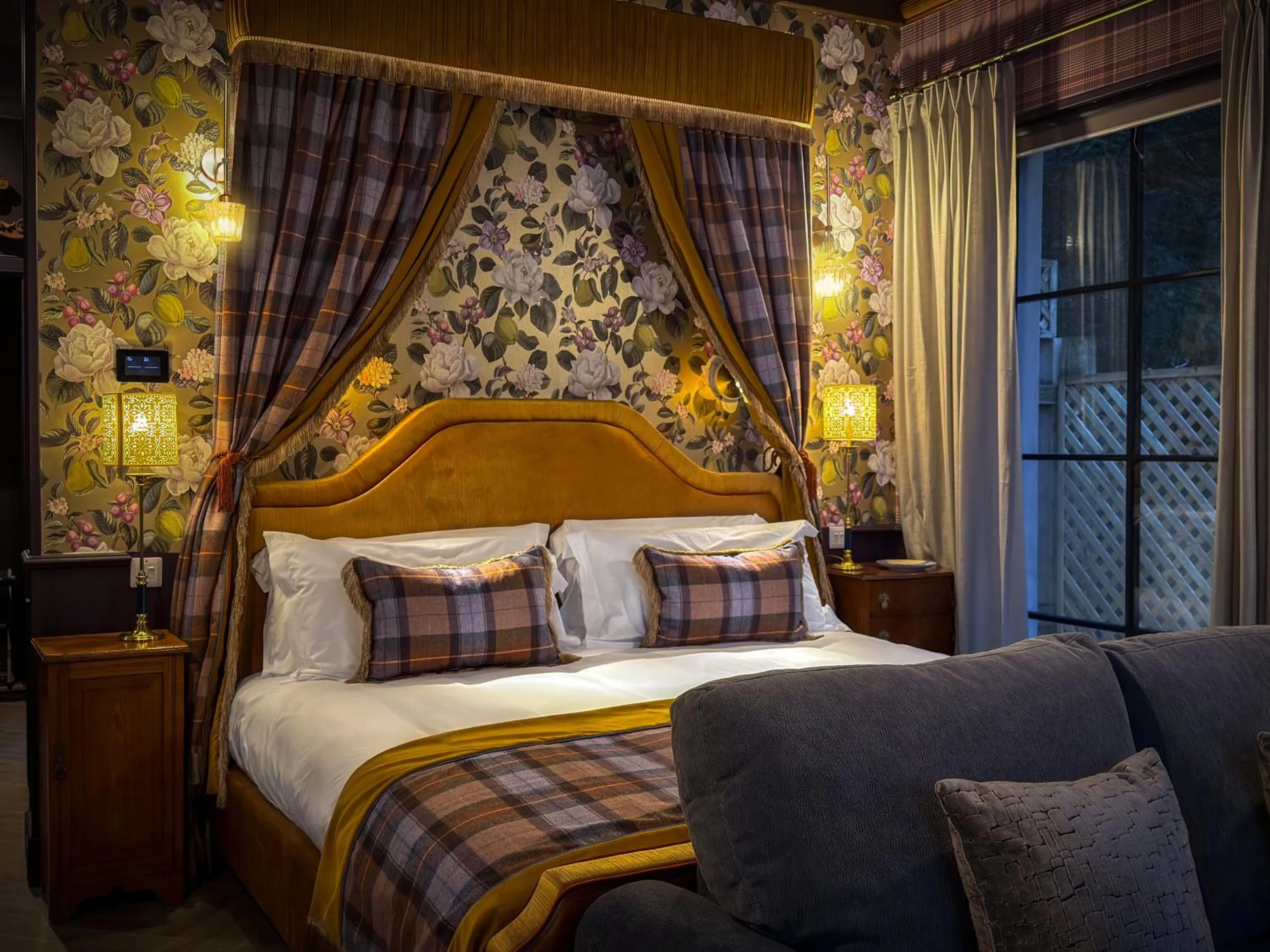 Bed in Glencruitten House