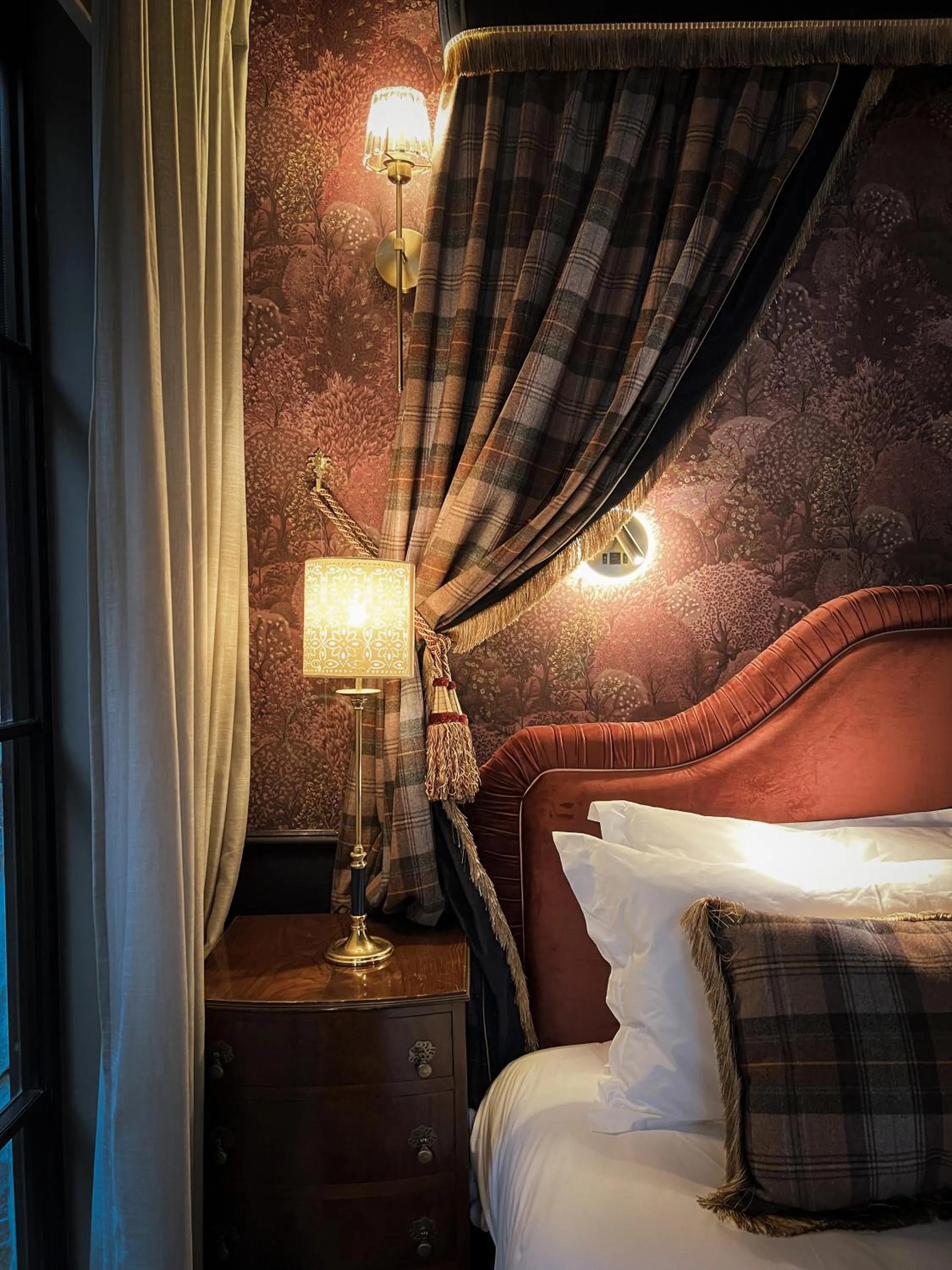 Bed in Glencruitten House