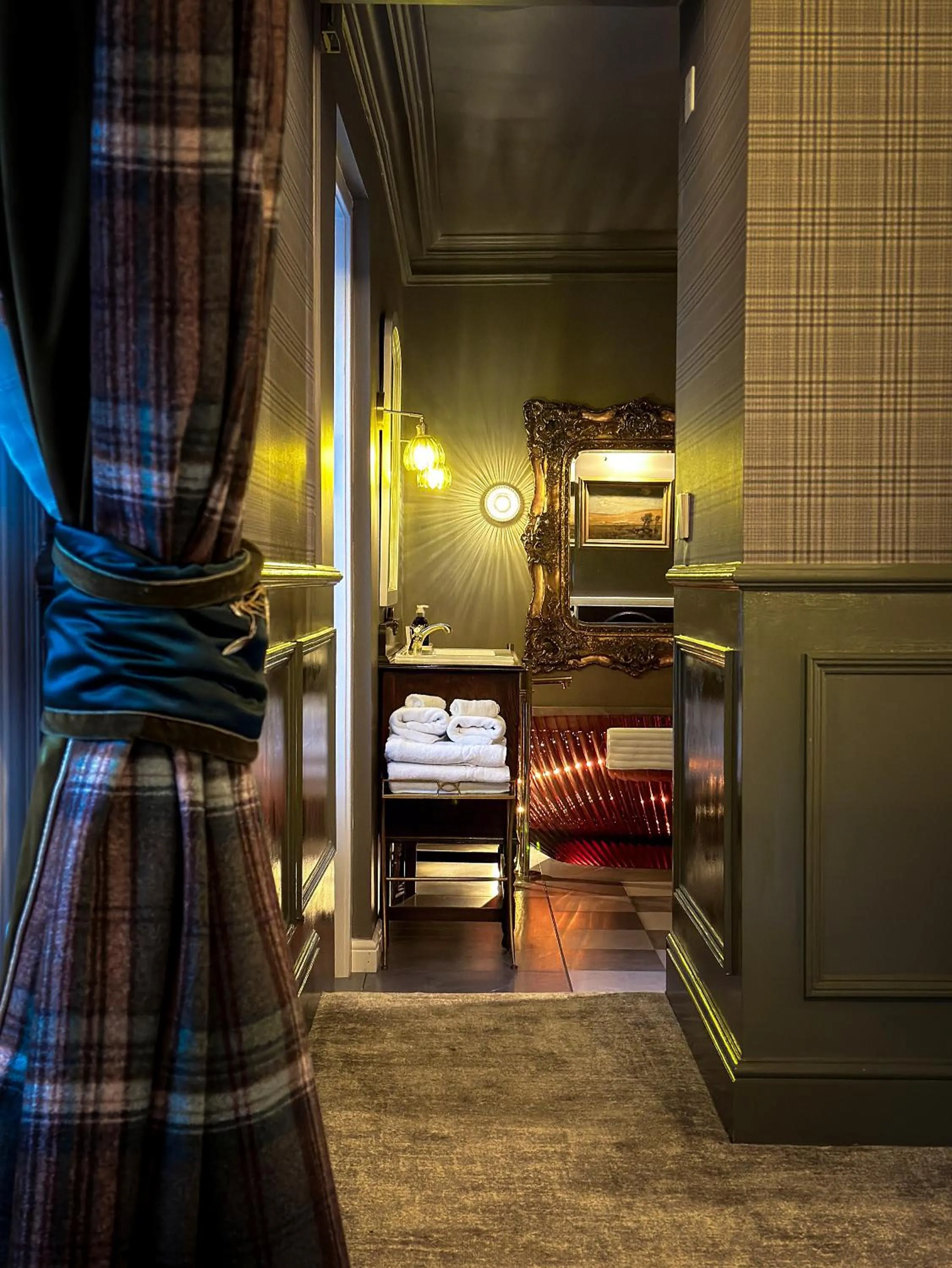 Bed in Glencruitten House