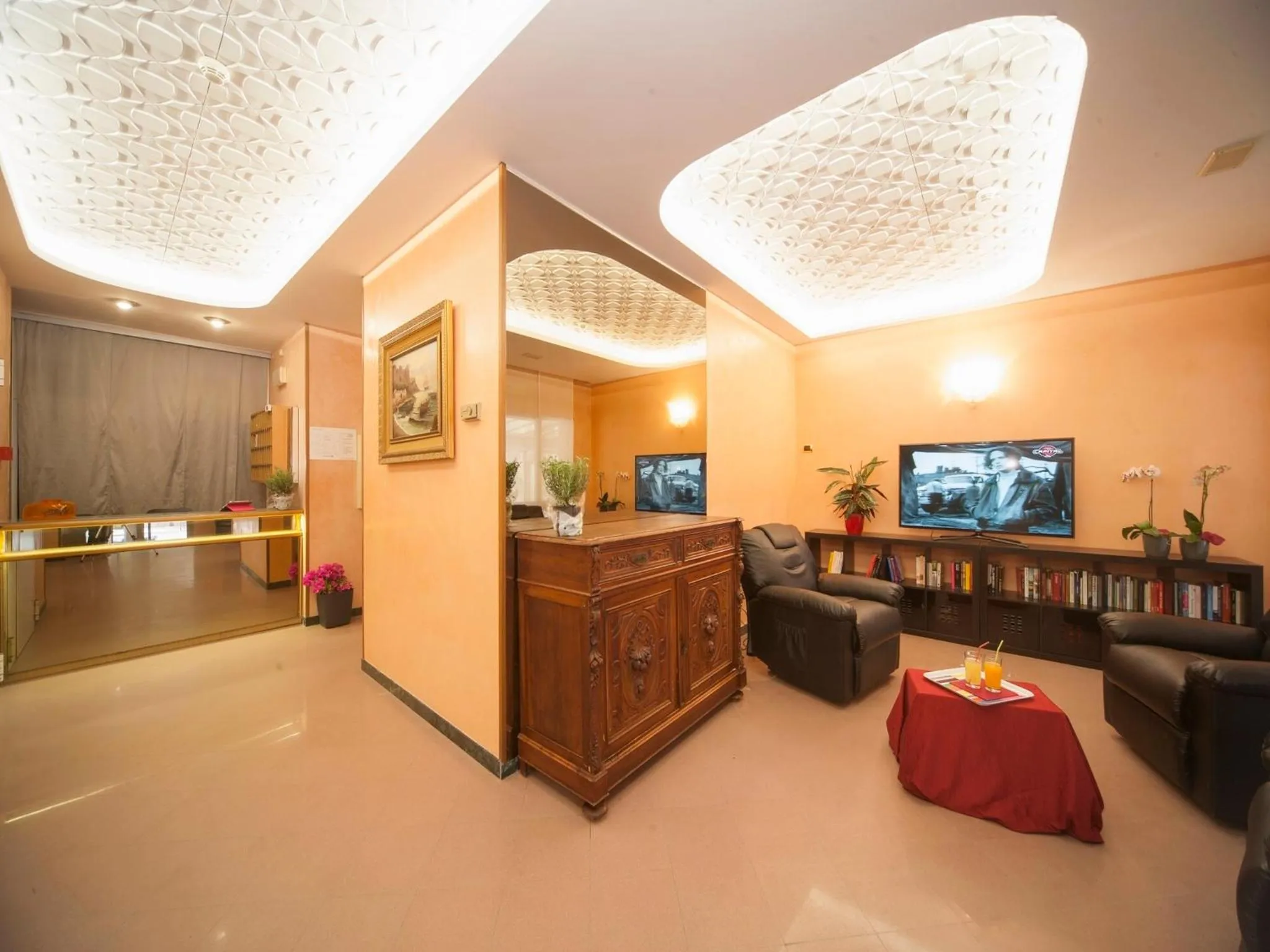Lobby or reception in Hotel Manola