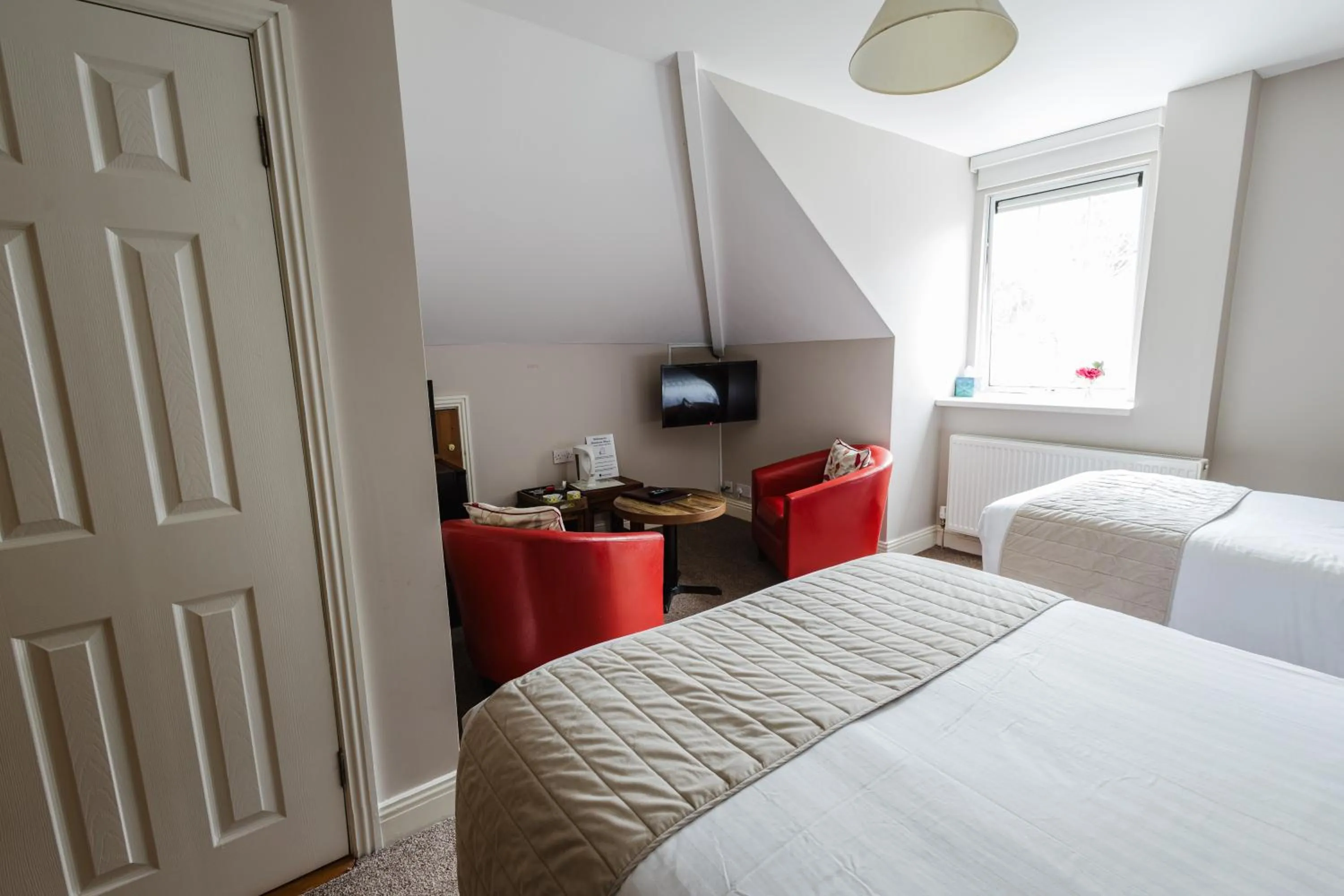 Bed in Avonmore House Guest Accommodation